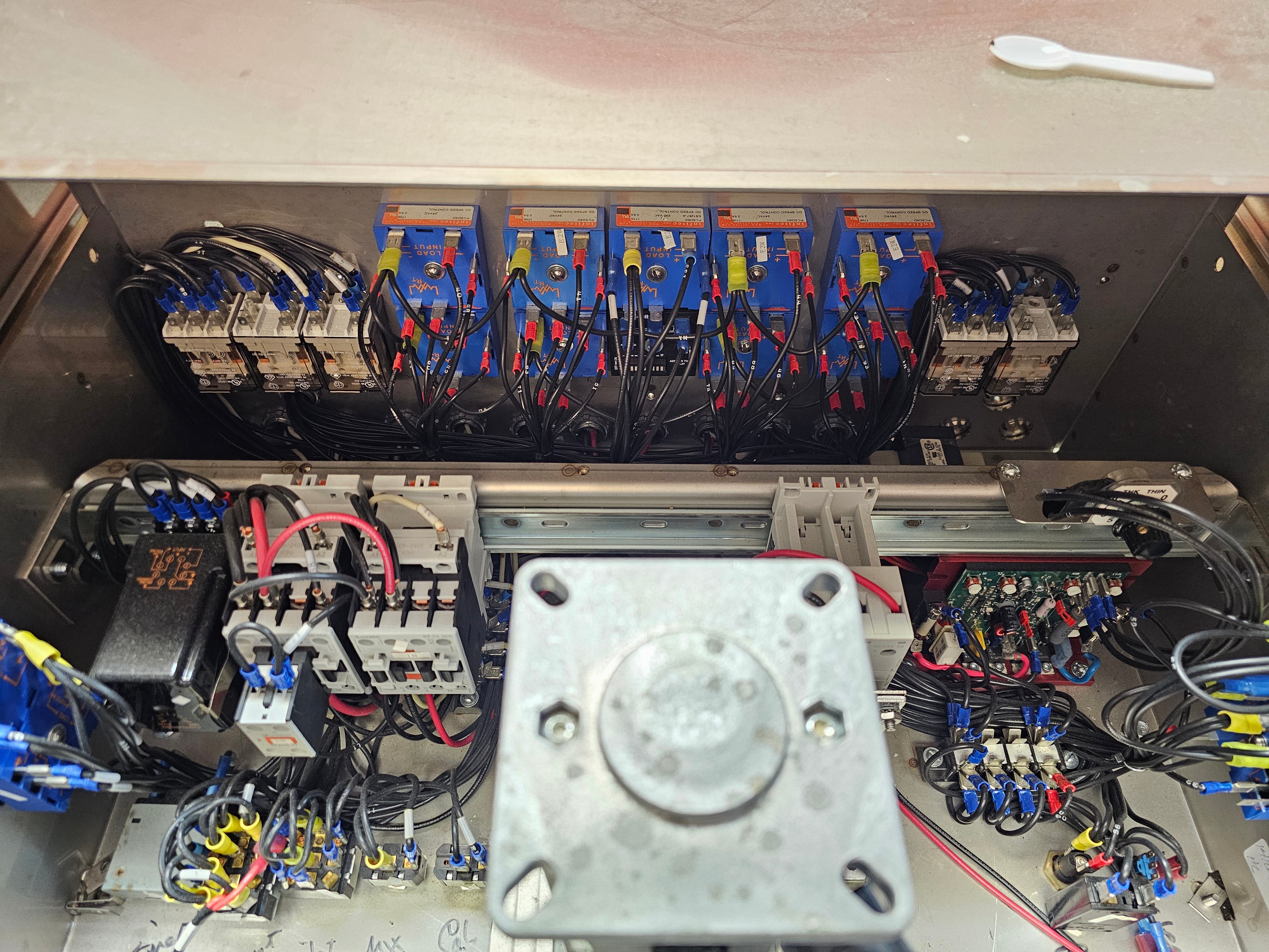 2017 Electro Freeze Flavor Fuzionate 9 Flavors 44RMTFB 1ph water pressurized (shipping is extra, check or wire payment only)