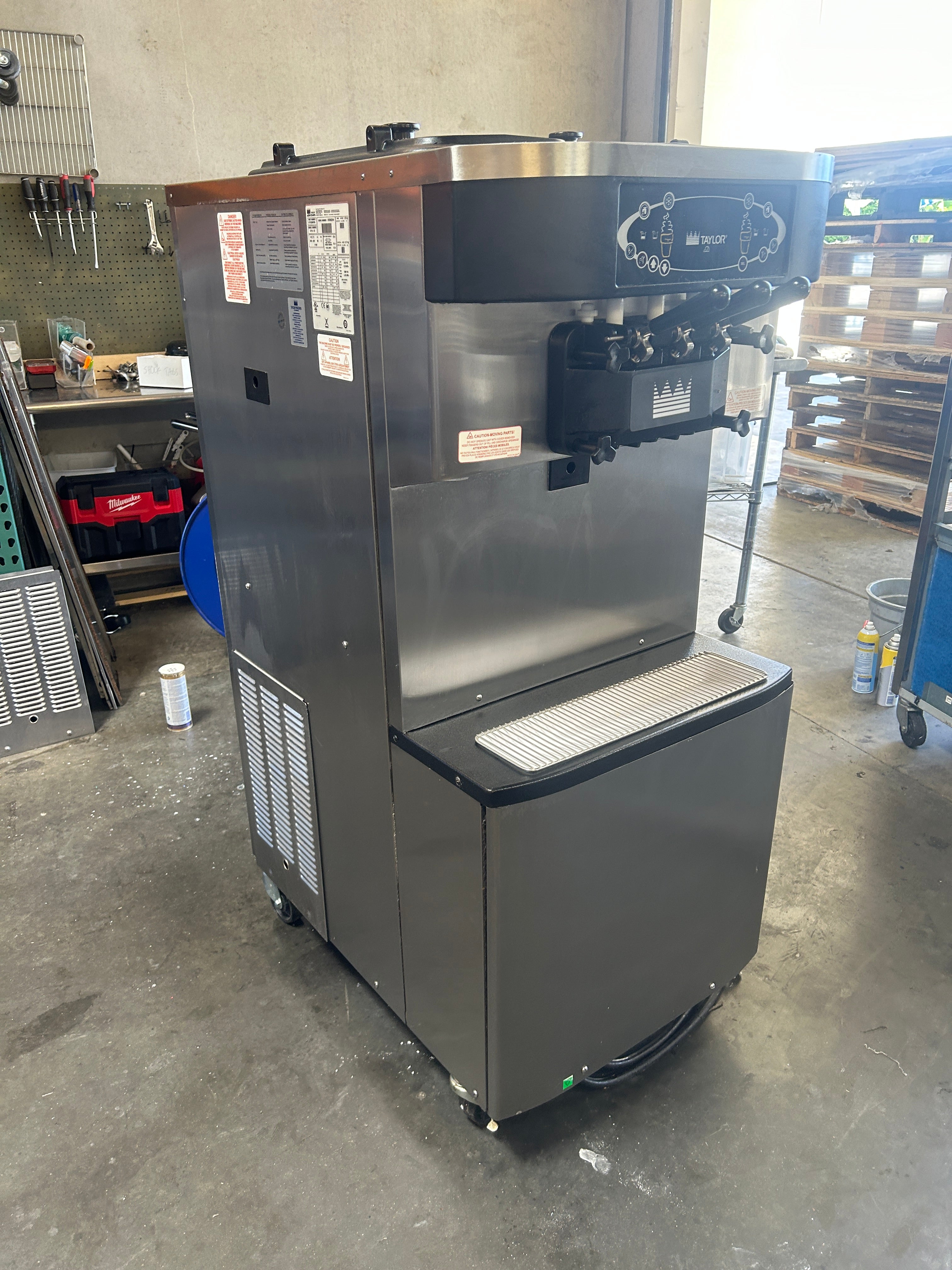 2021 Taylor C713 3Ph Air