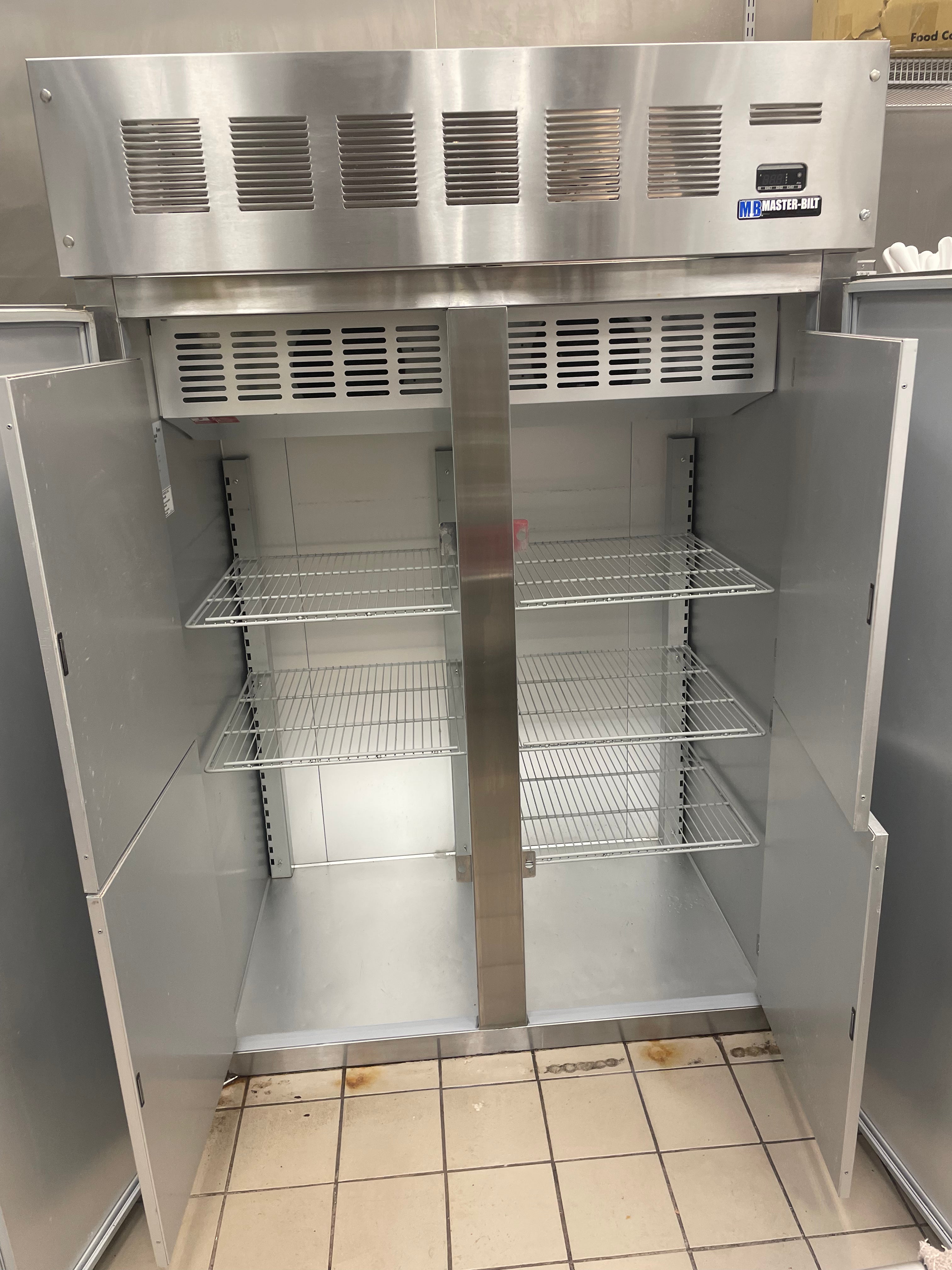 2019 IHC-48 Master Bilt Hardening Cabine ( Shipping not included paid with check )