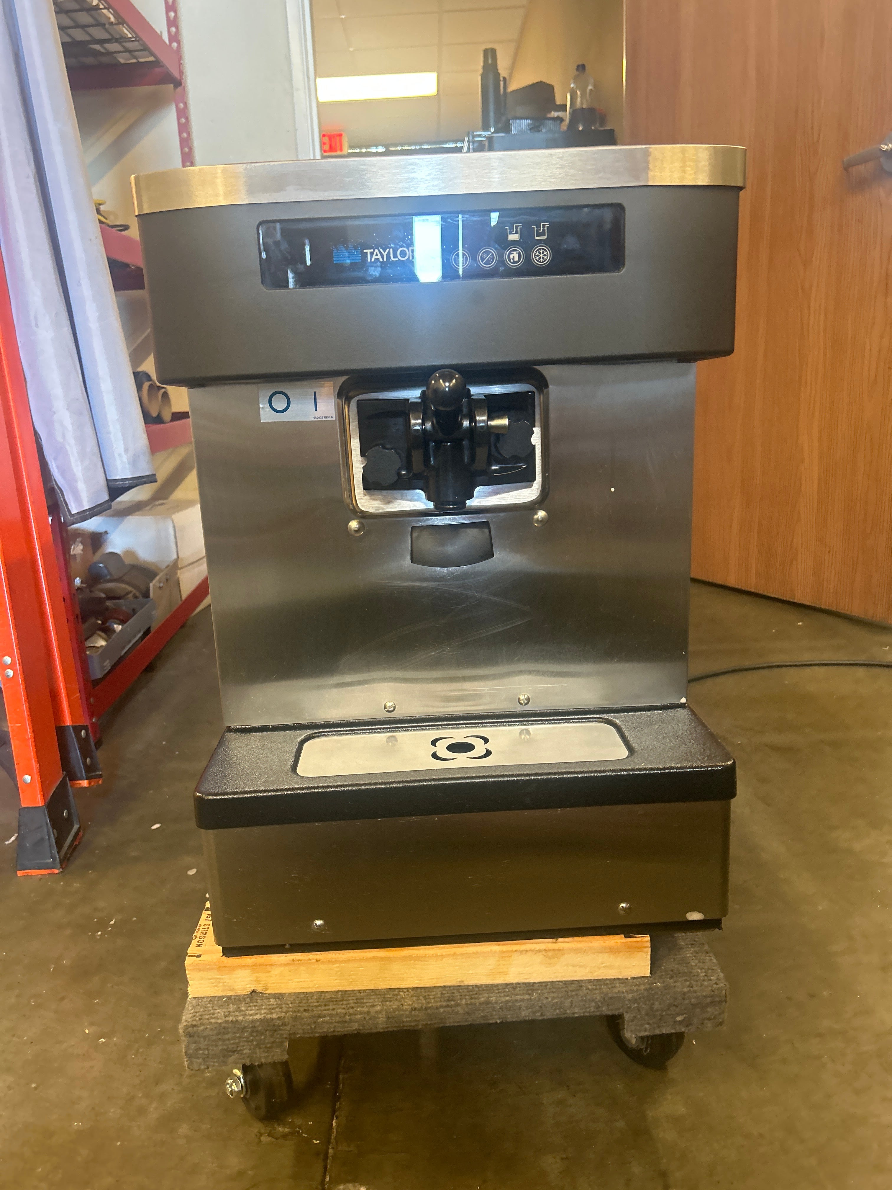 In 2019 Taylor C152-12 1ph Air w/warranty counter top