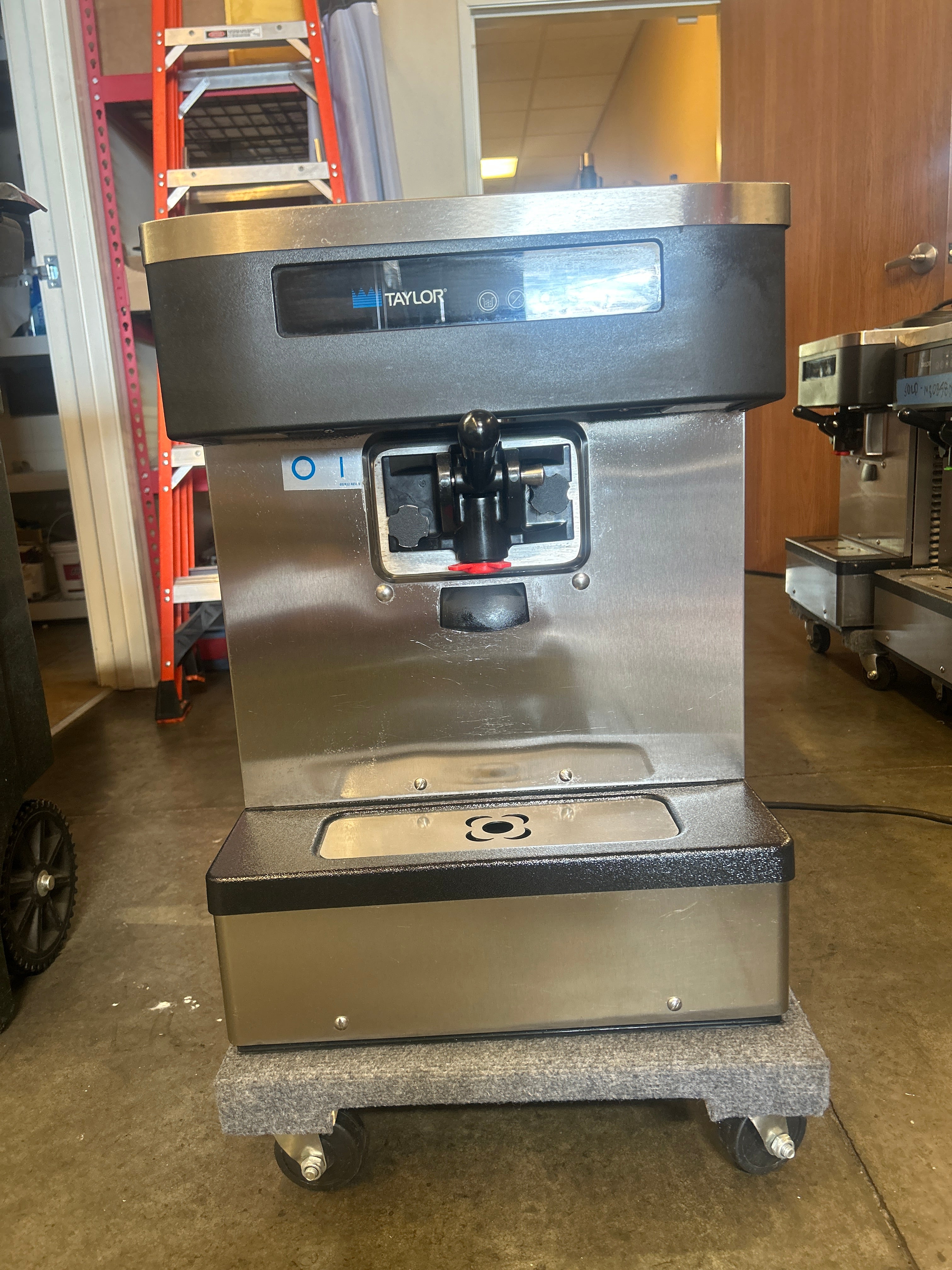 2019 Taylor C152-12 1ph Air w/warranty table top