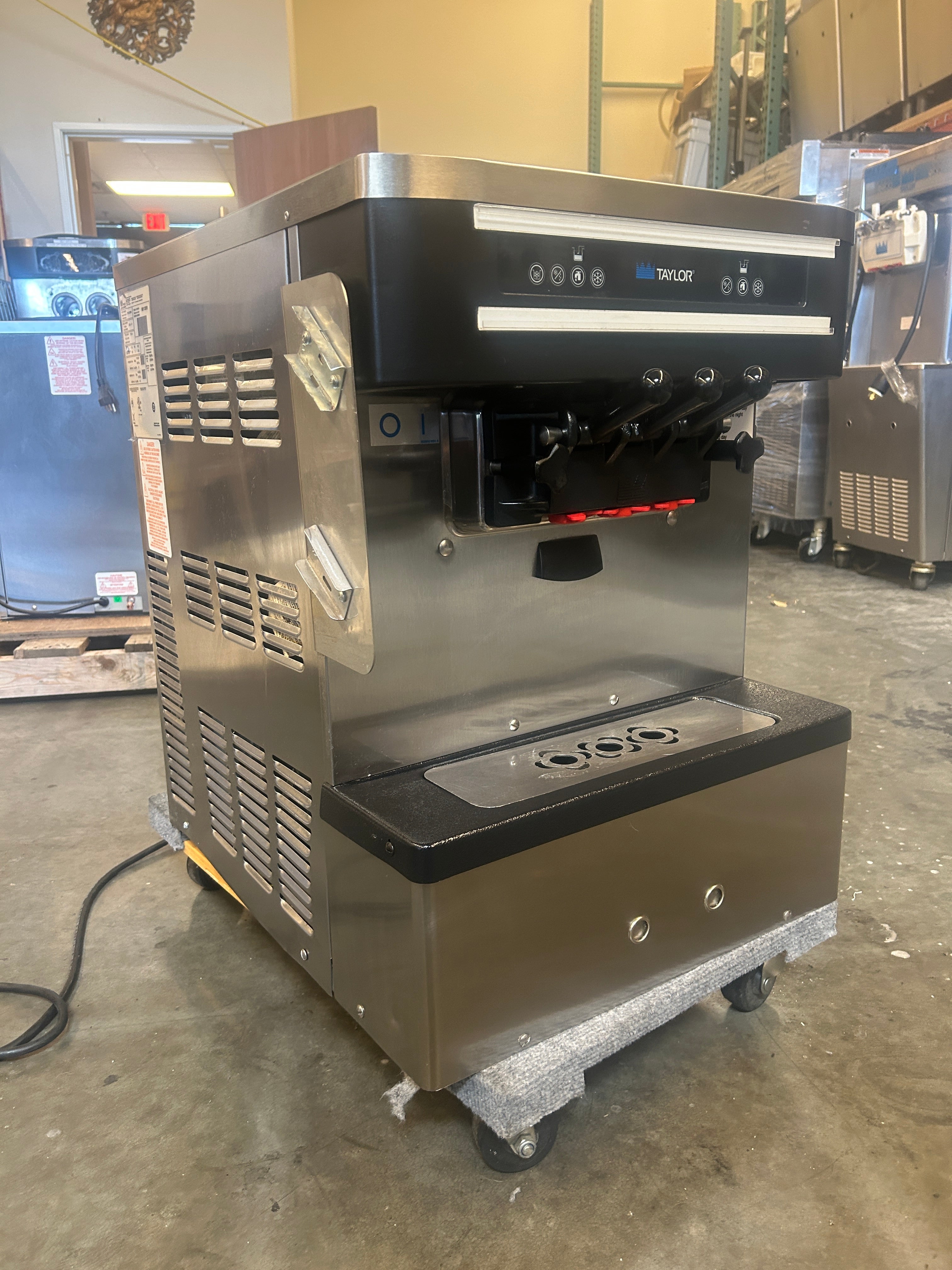 2018 Taylor C161 1ph air Countertop soft serve machine