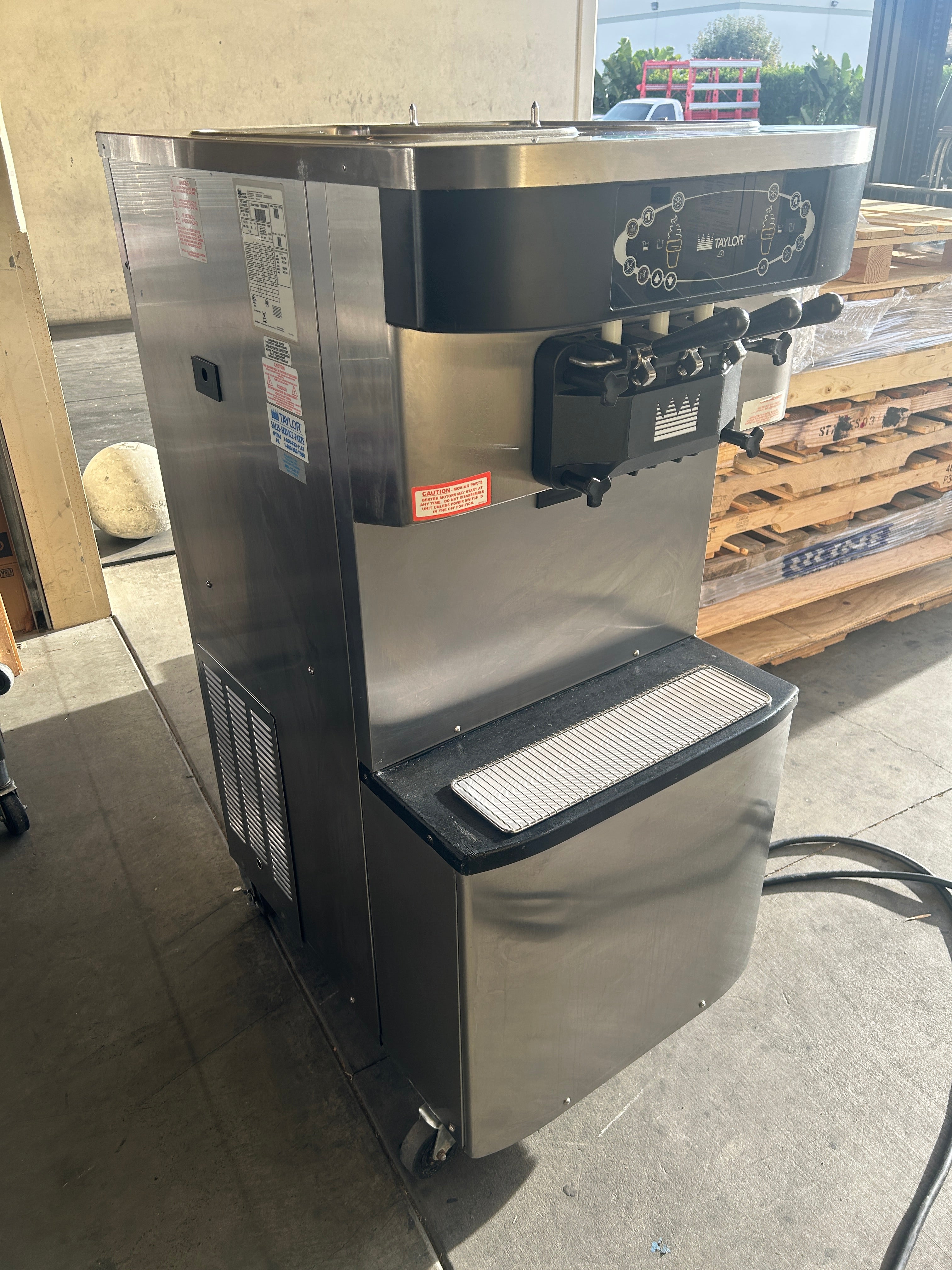 2012 Taylor C712 3Ph Air