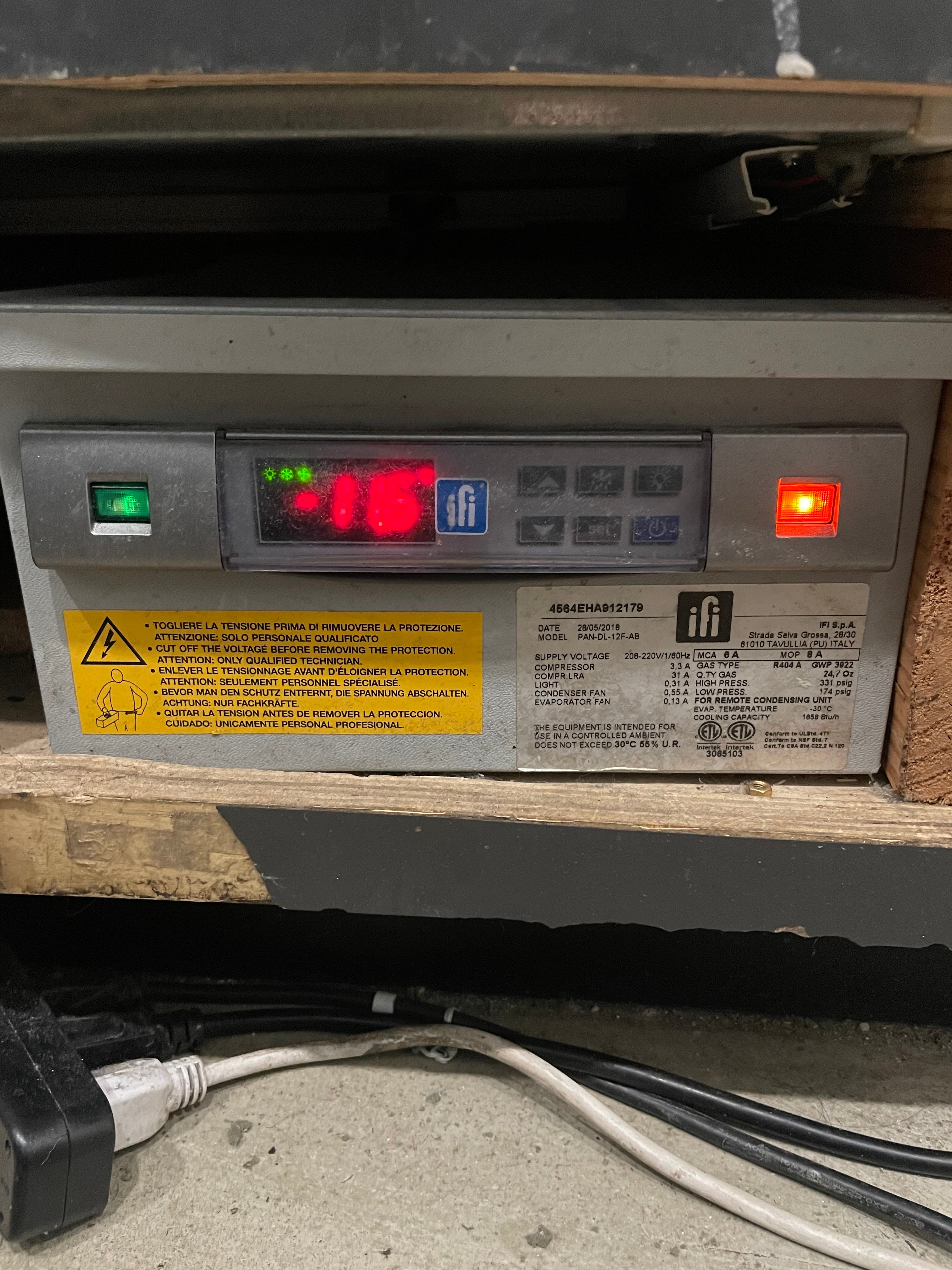 2018 ifi Gelato Cabinet Package Deal