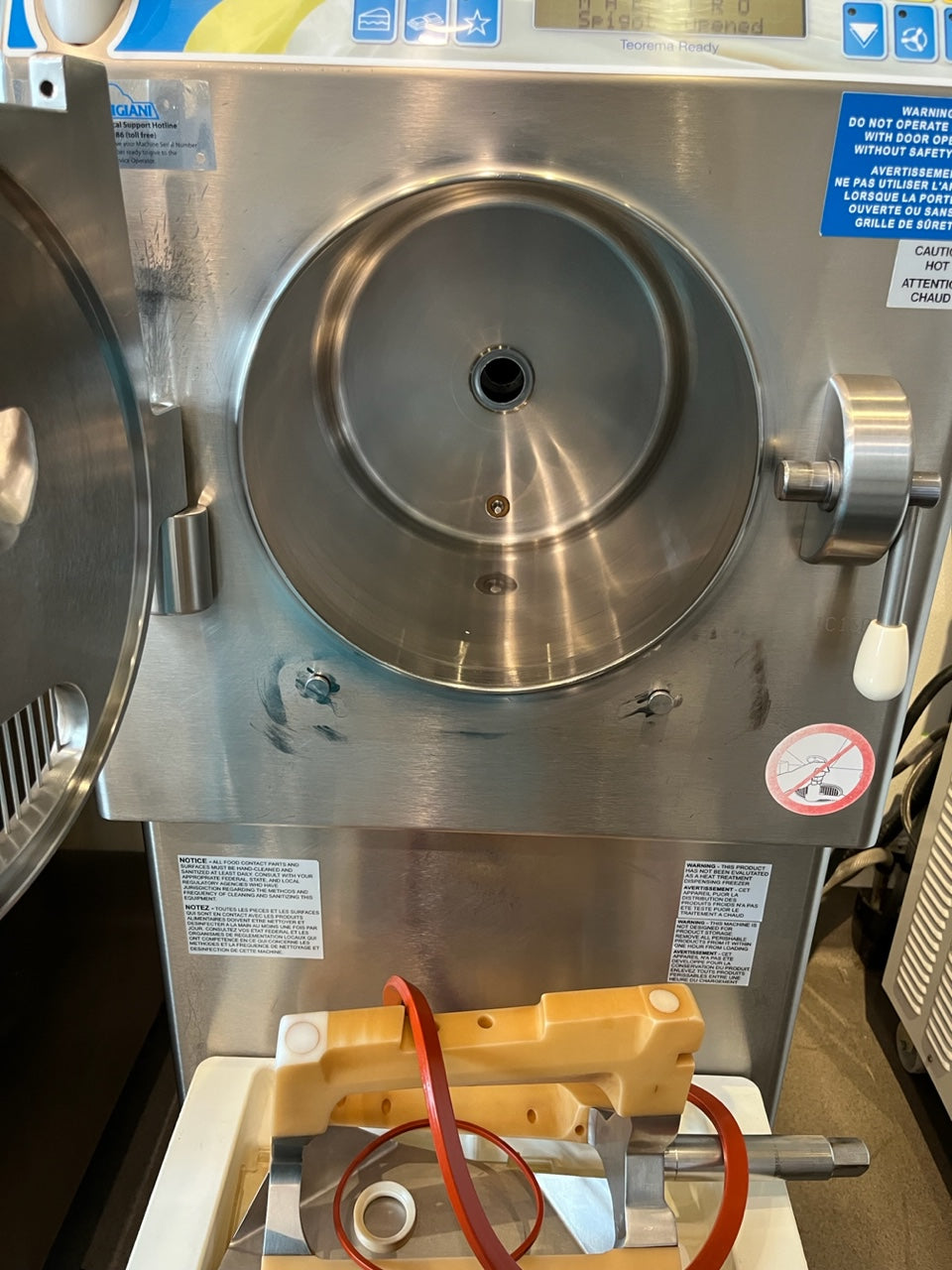 2017 Carpigiani MAESTRO 3ph Water This unit is in Canada