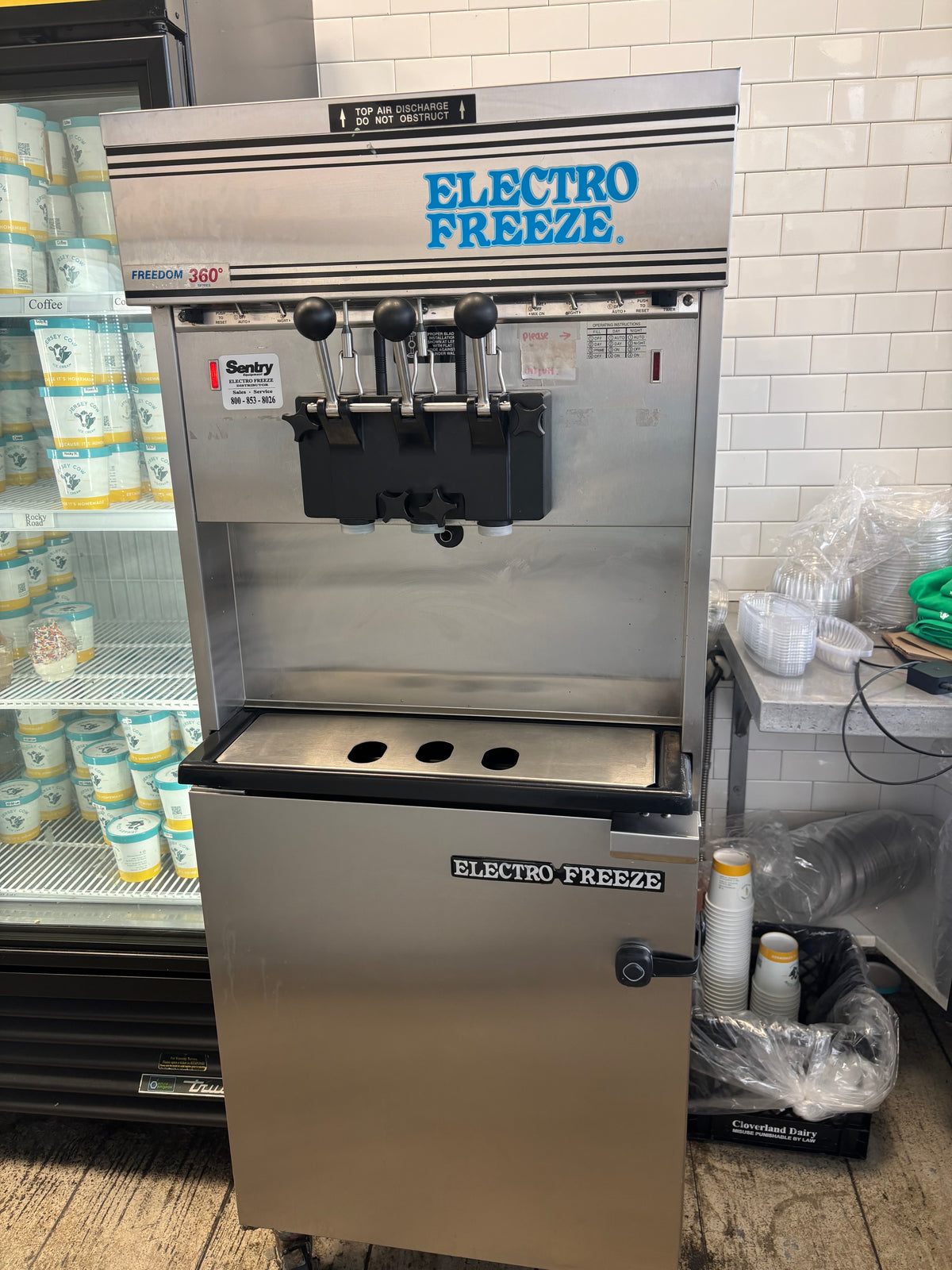 1998 Electro Freeze 30T CMT-113 – Water Cooled – 1-Phase SN: J2D2968