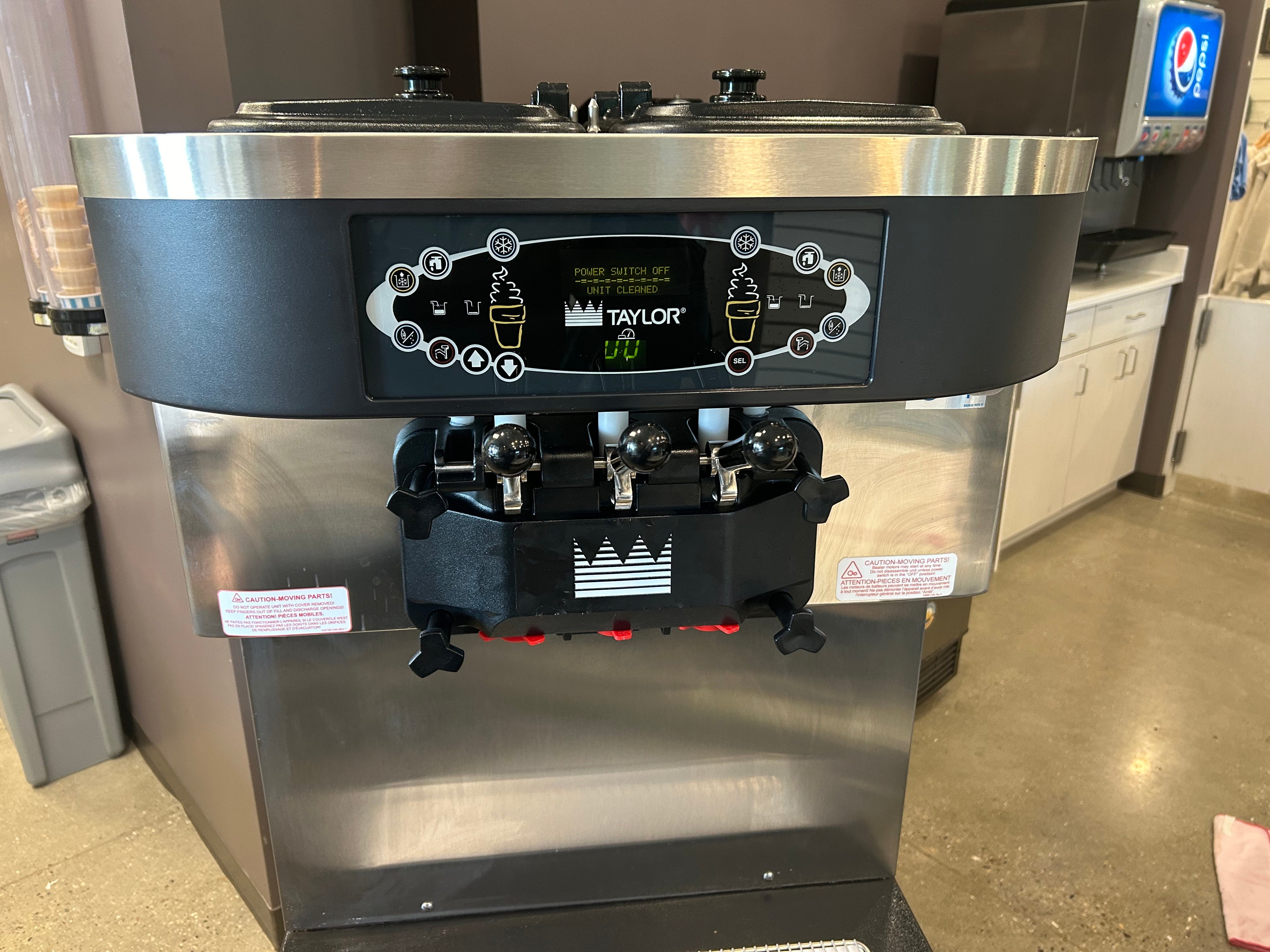 2023 like new Taylor C712-27 1ph water cooled with air pumps