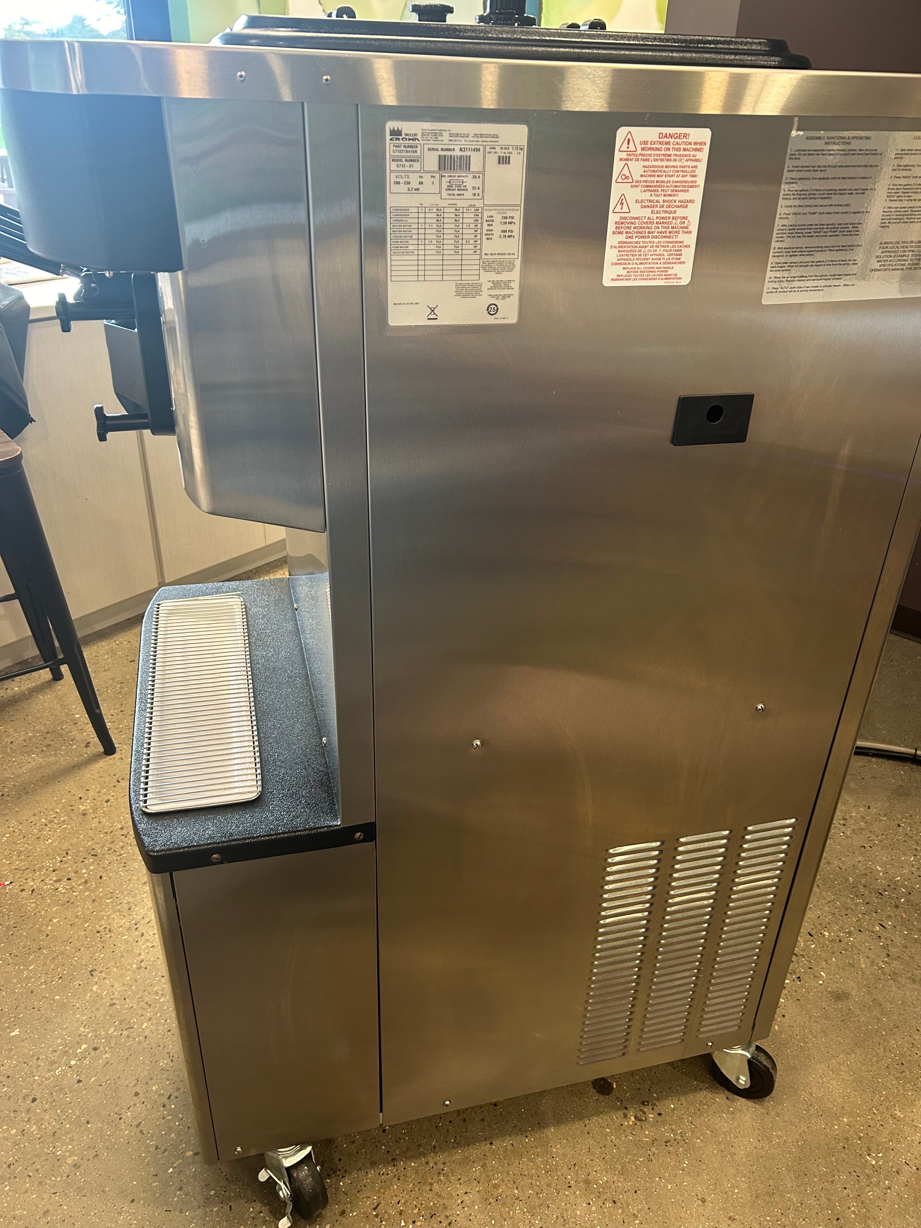 2023 like new Taylor C712-27 1ph water cooled with air pumps