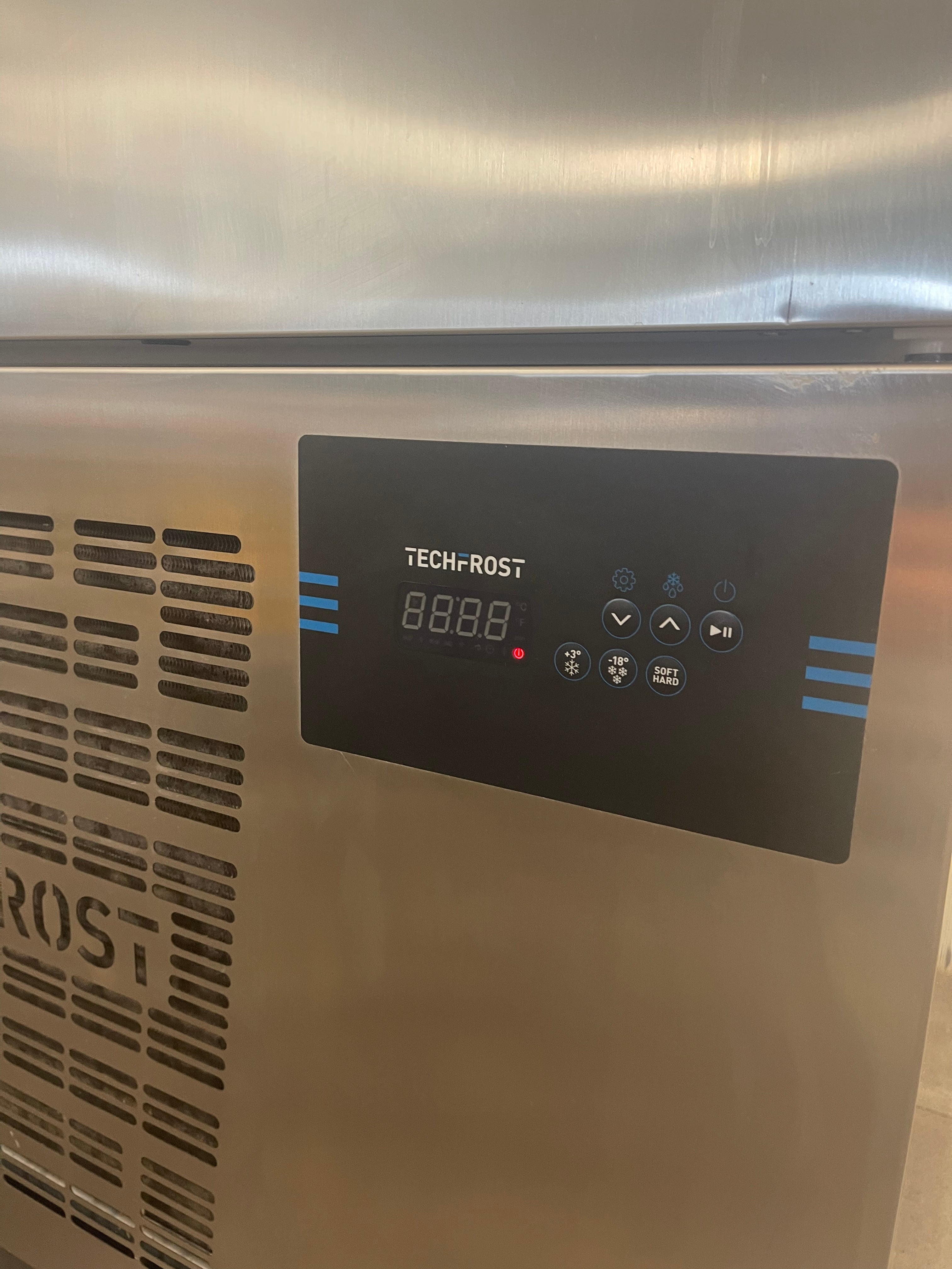 2020 (2015) Coldelite Vari0 Classic 8 Heat/Batch Combo + Techfrost E10 Blast Freezer (check or wire payment only shipping extra)