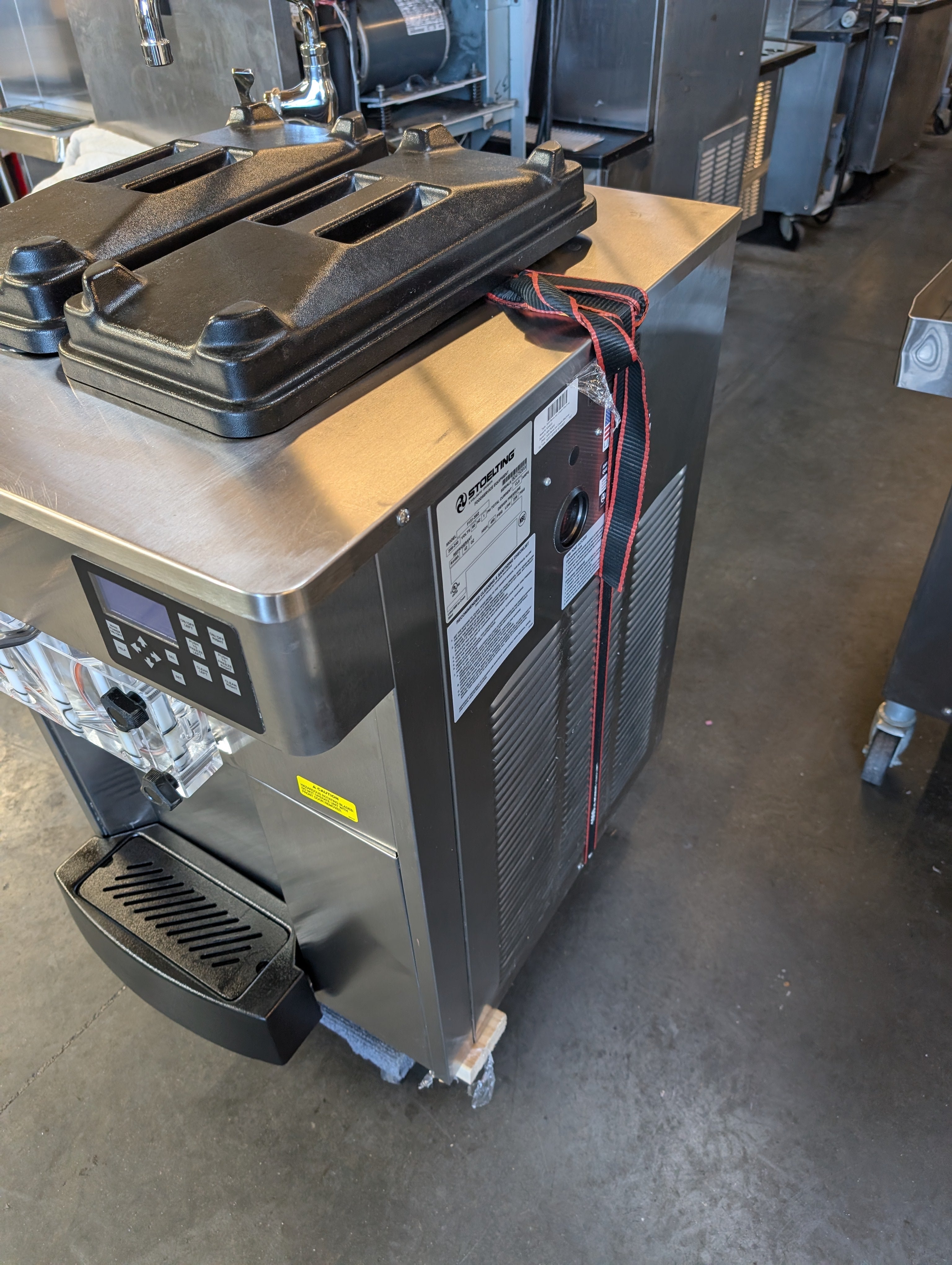 2024 like new Stoelting F131-38I2 Two Flavor Twist Countertop 1ph air