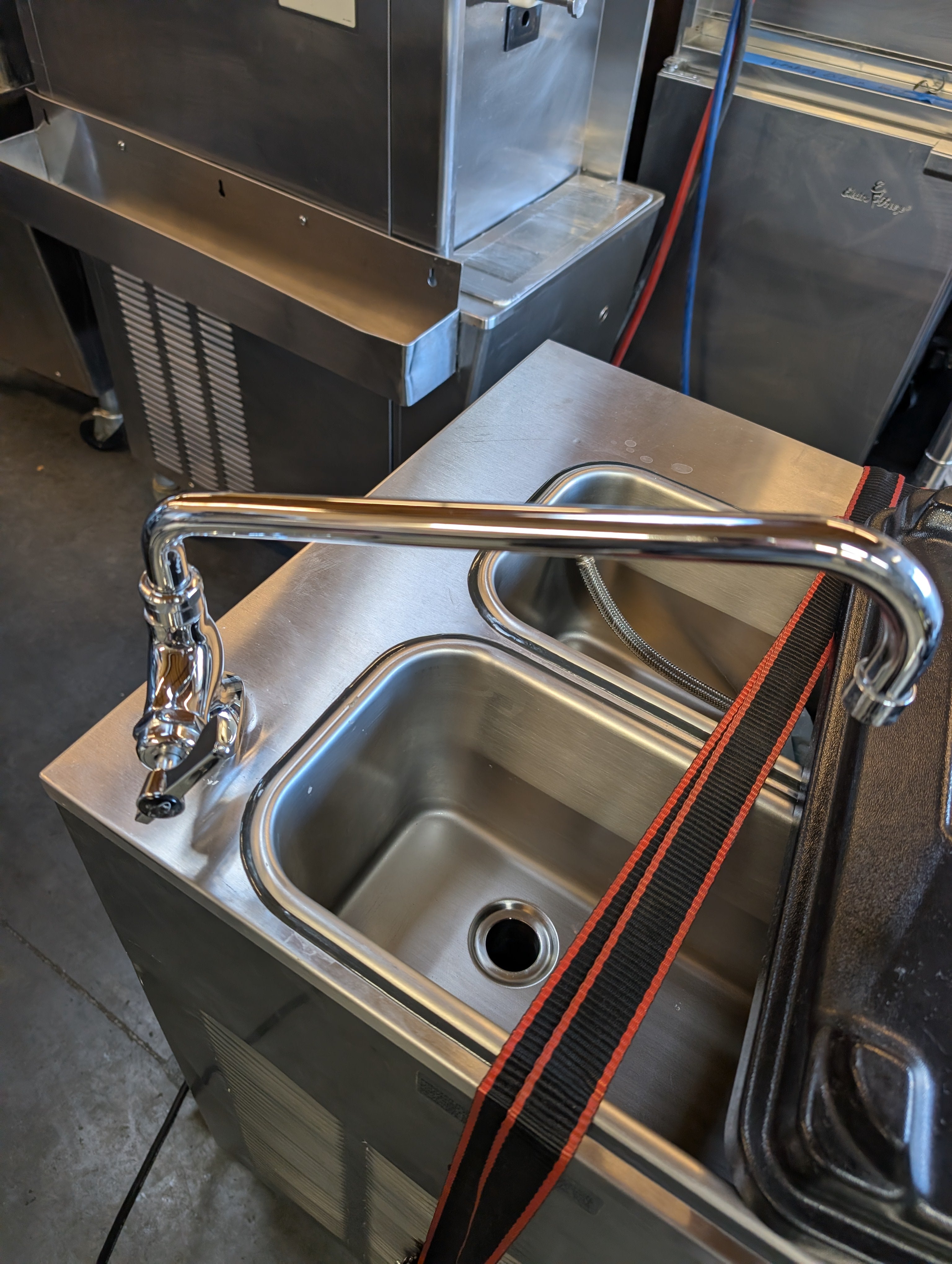 2024 like new Stoelting F131-38I2 Two Flavor Twist Countertop 1ph air