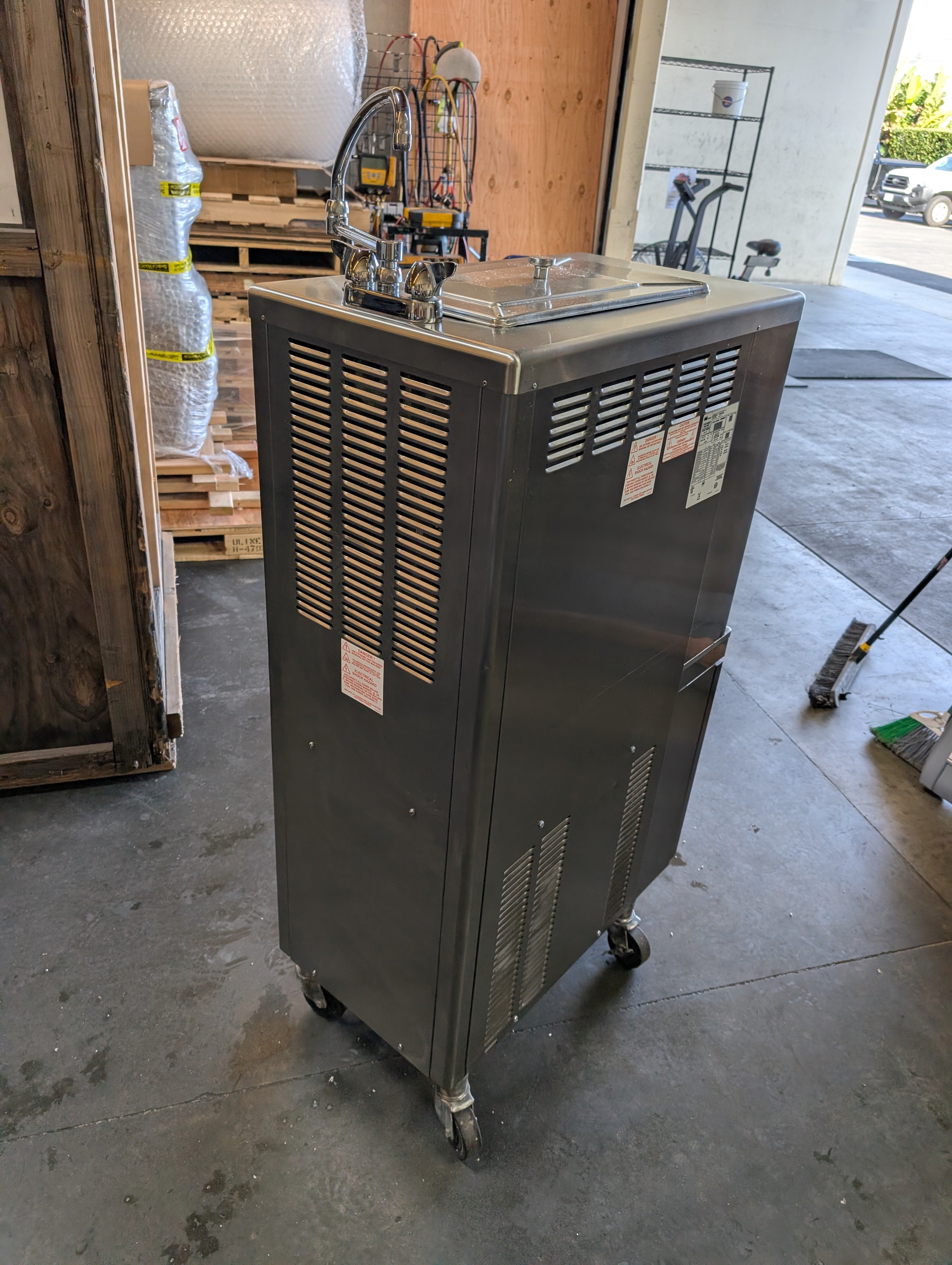 2017 Taylor 60-27 1ph Air Multi Flavor Shake Machine