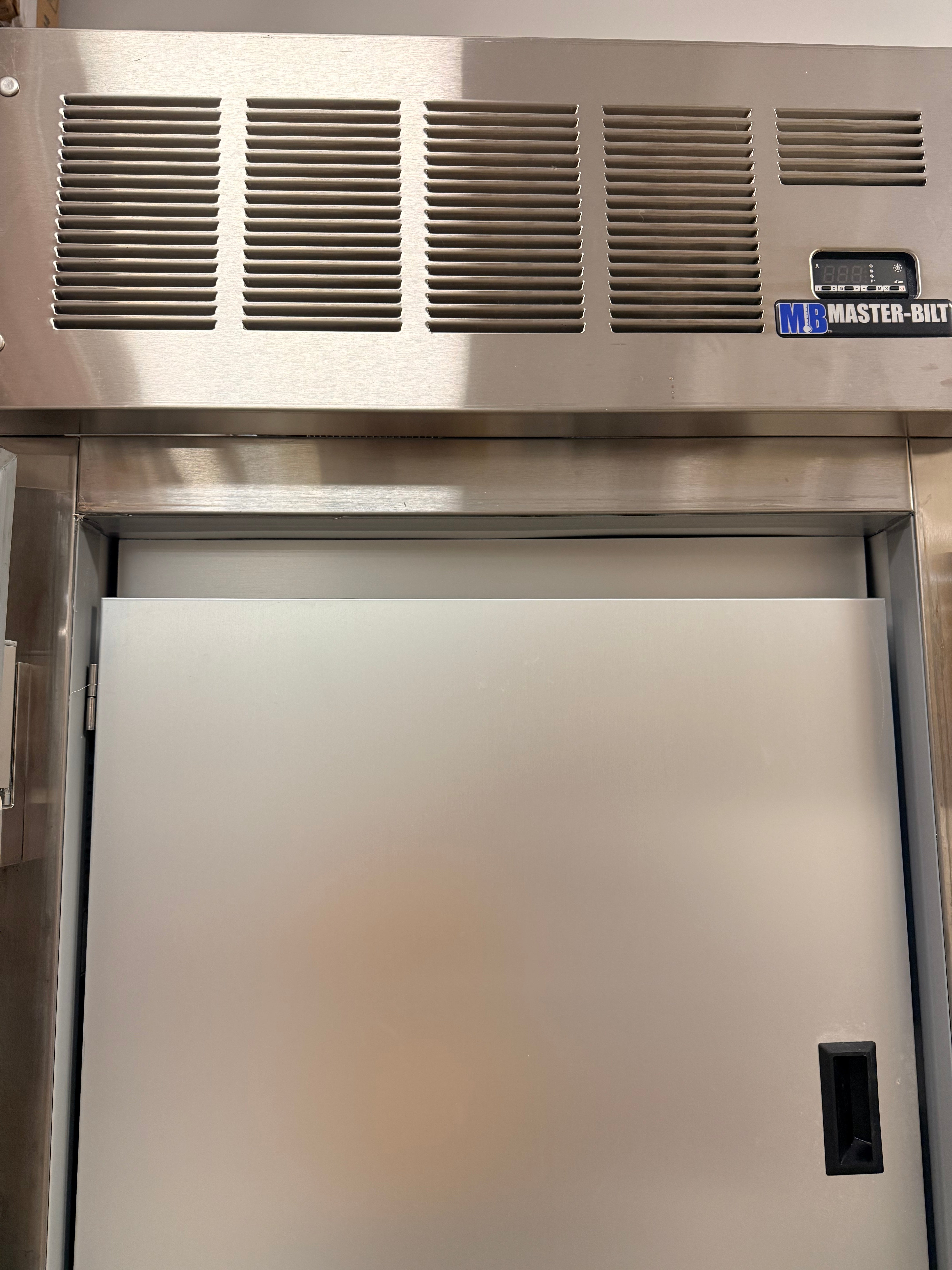 2017 Master Bilt IHC27 Hardening Cabinet