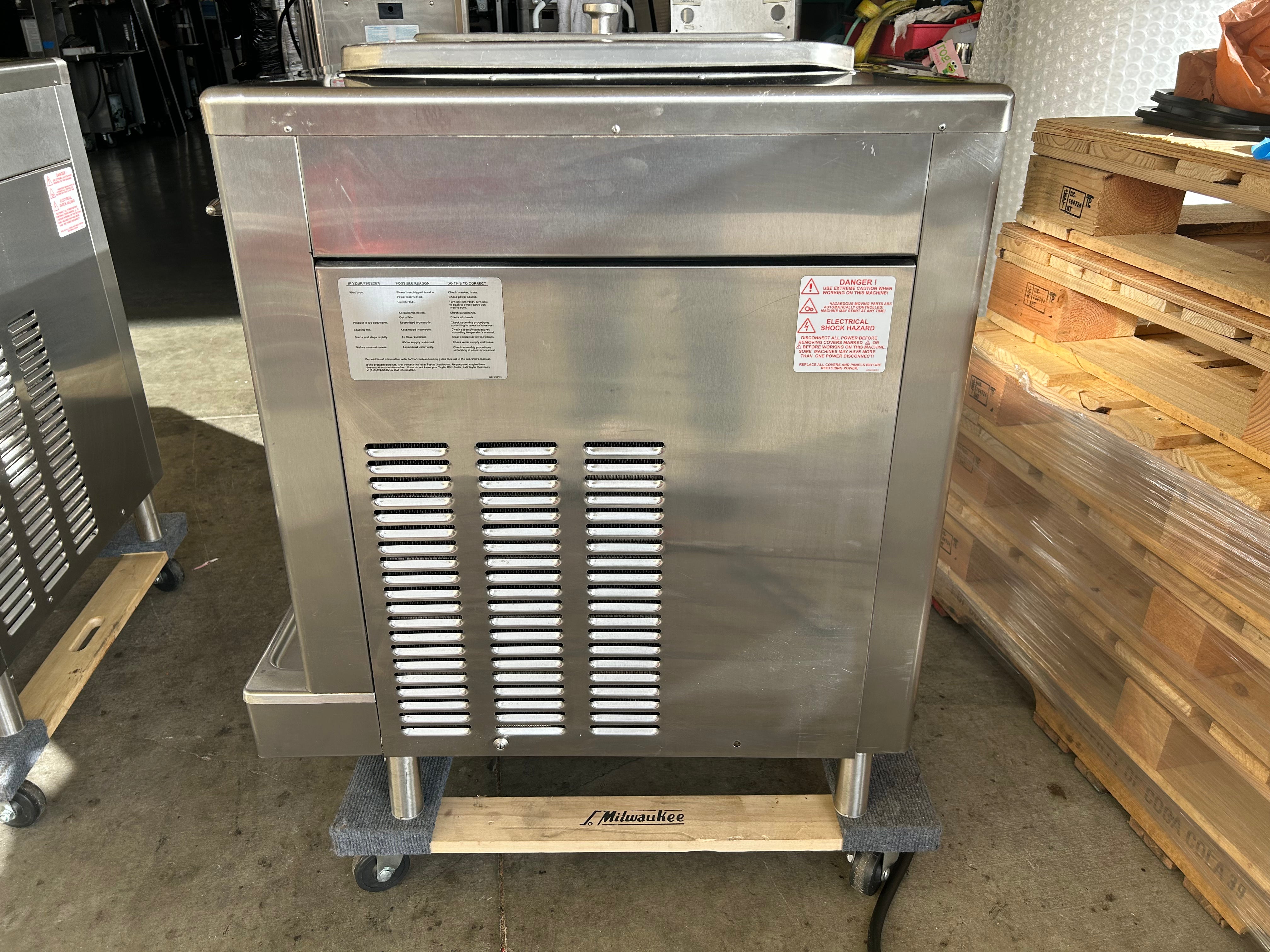 2008 Taylor 702-27 1PH Air Cooled Countertop High Output Single Flavor Soft Serve Machine