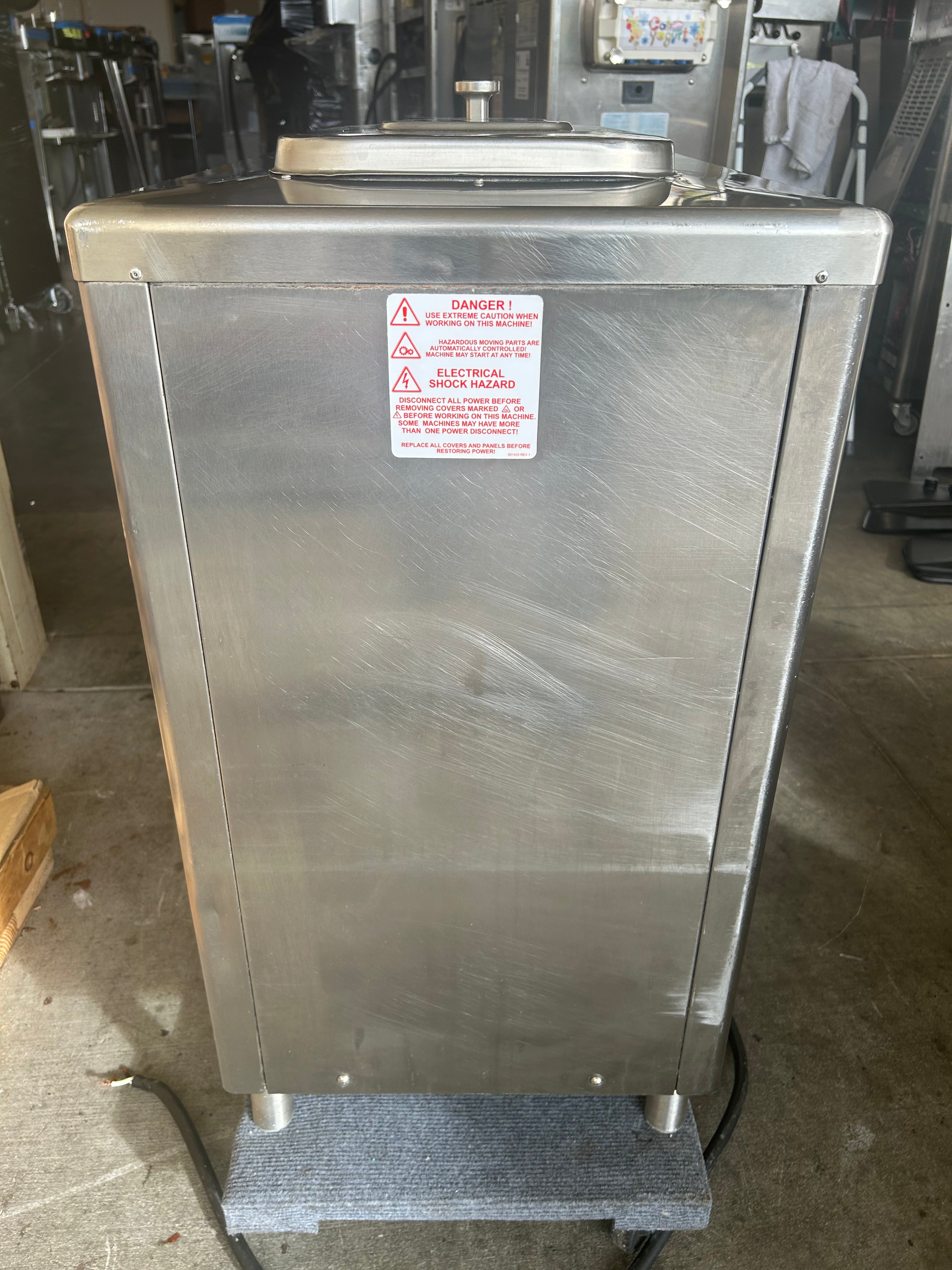 2008 Taylor 702-27 1PH Air Countertop High Output Single Flavor Soft Serve Machine