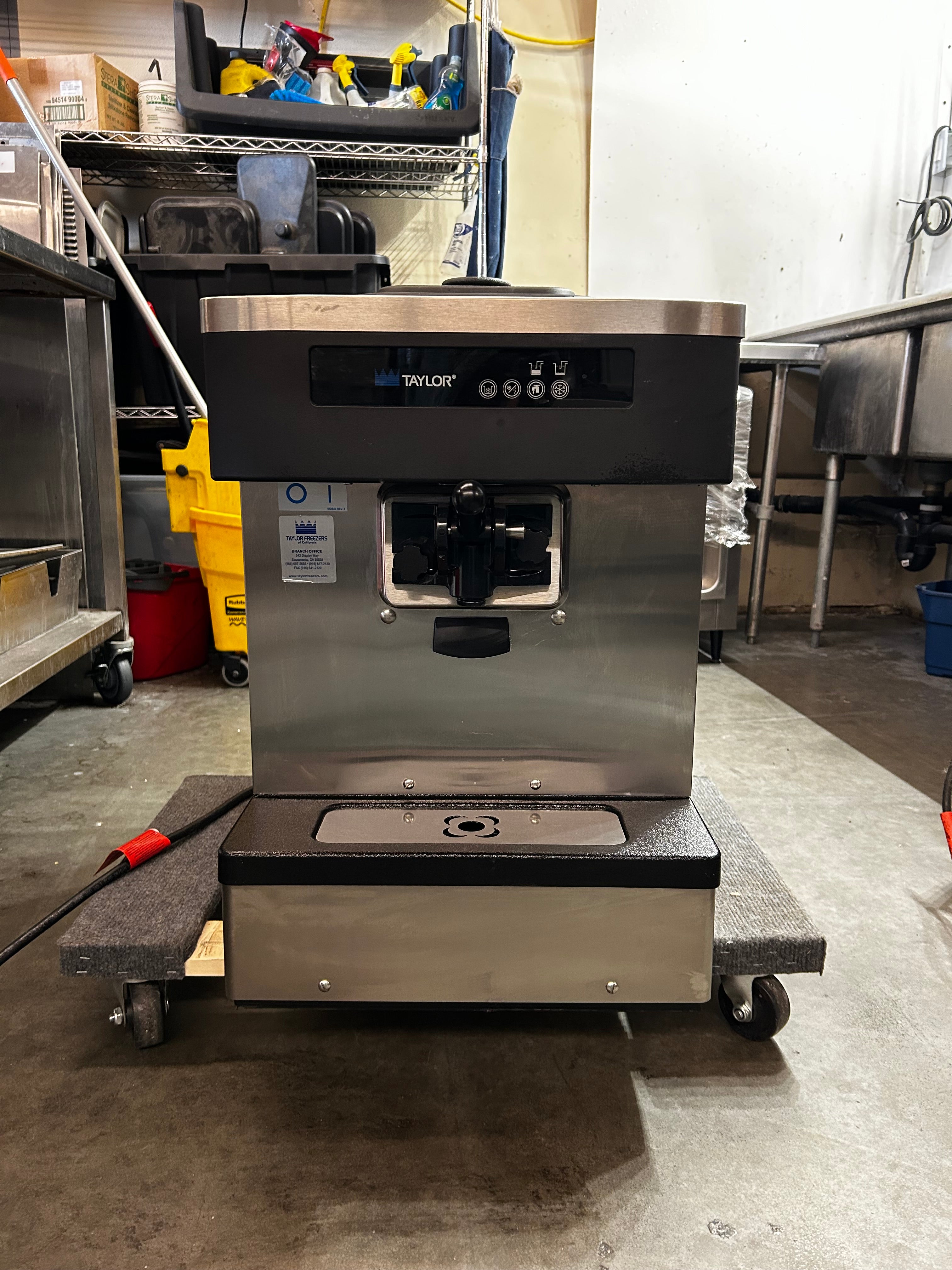 In 2019 Taylor C152-12 1PH Air-Cooled