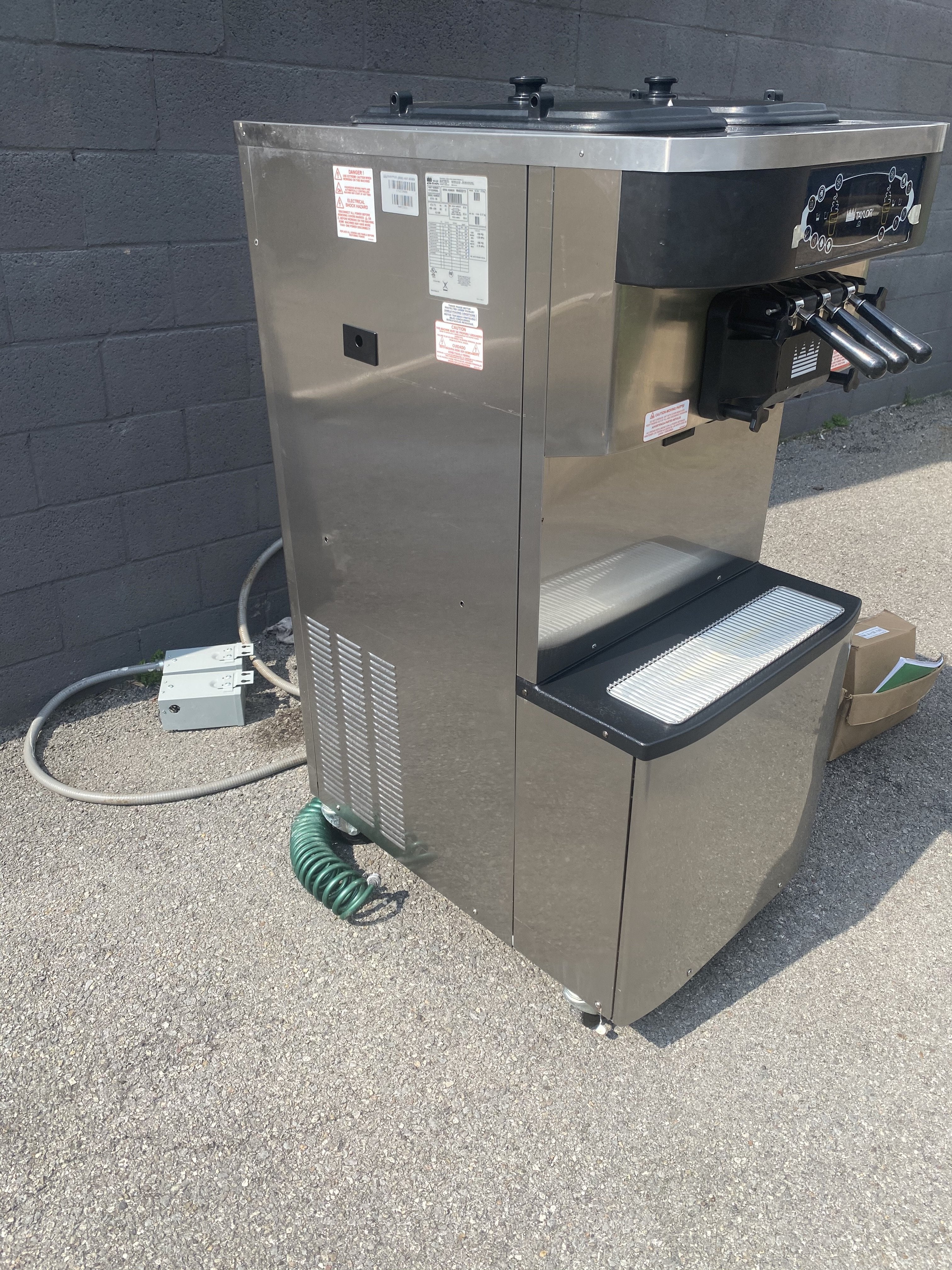 2014 Taylor C712 pressurized soft serve machine - 3 phase water cooled- Frozen Yogurt & Soft Serve Machines -TurnKeyParlor.com