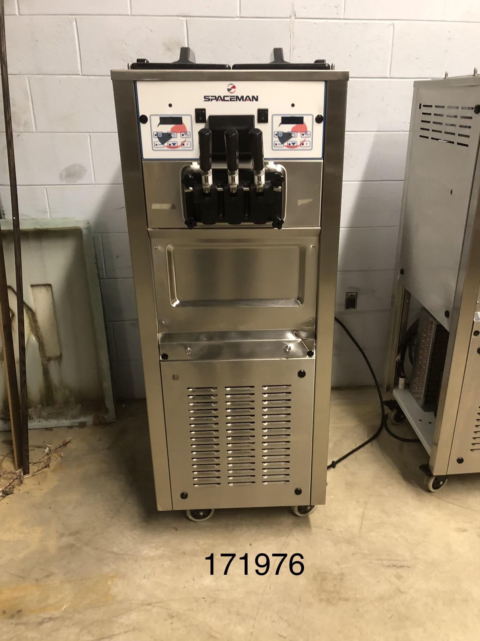 2016 Used Spaceman 6250 Frozen Yogurt Soft Serve Ice Cream Machine- Frozen Yogurt & Soft Serve Machines -TurnKeyParlor.com