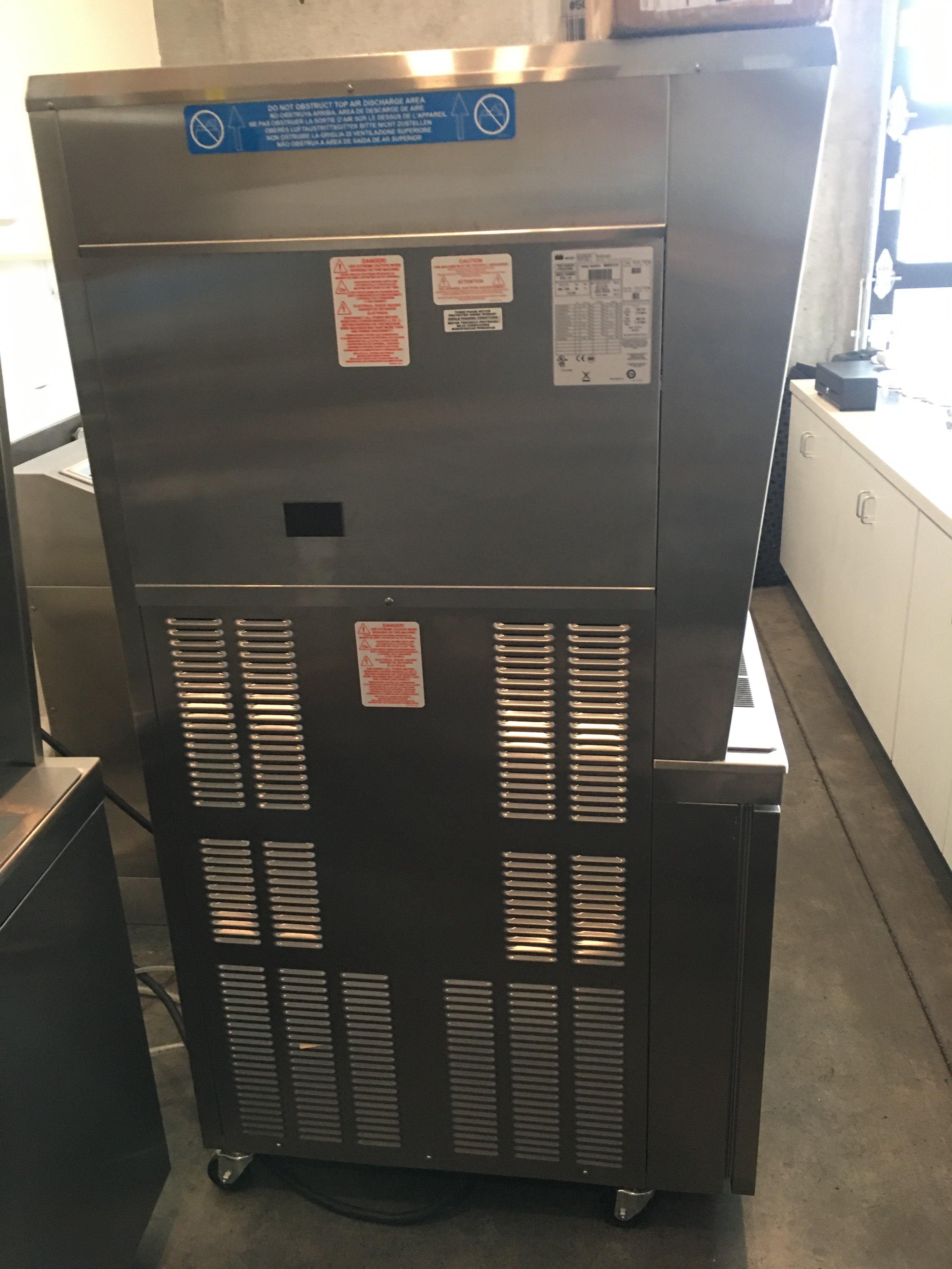 2020 Taylor 8756 3ph water barely used