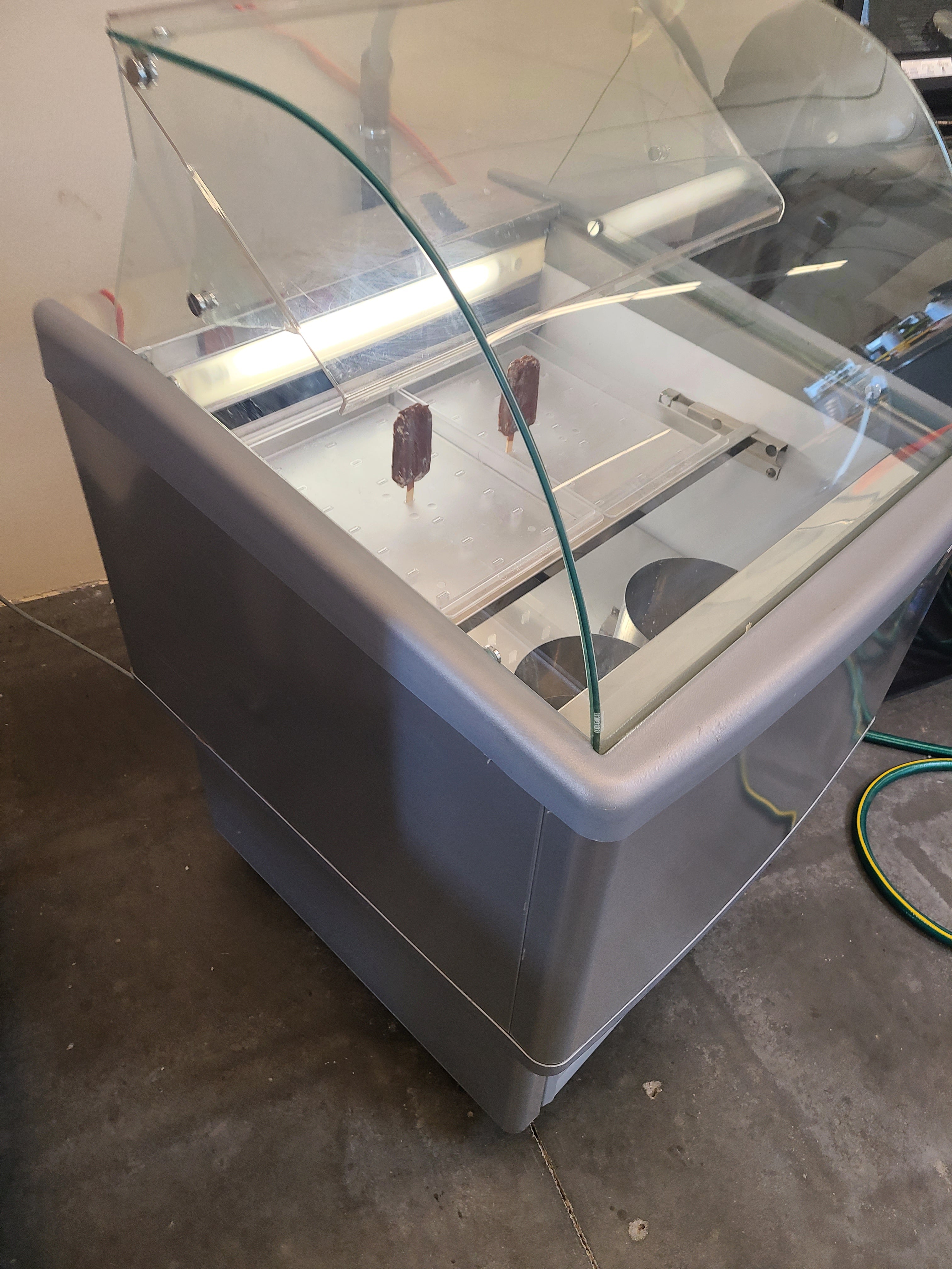 Oscartielle Gelato Case