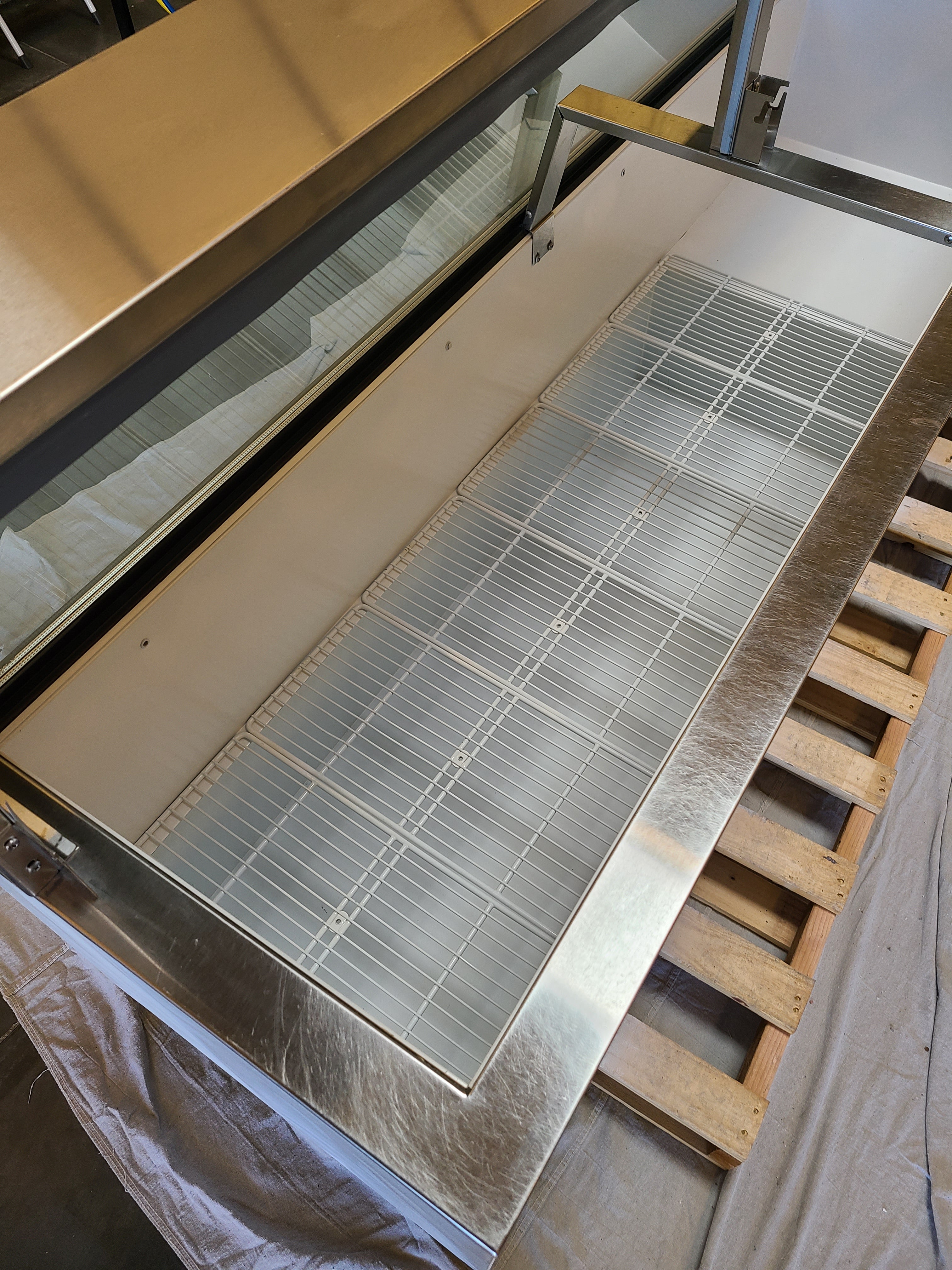 Refurbished 2015 Norlake 16 Flavor Dipping Cabinet
