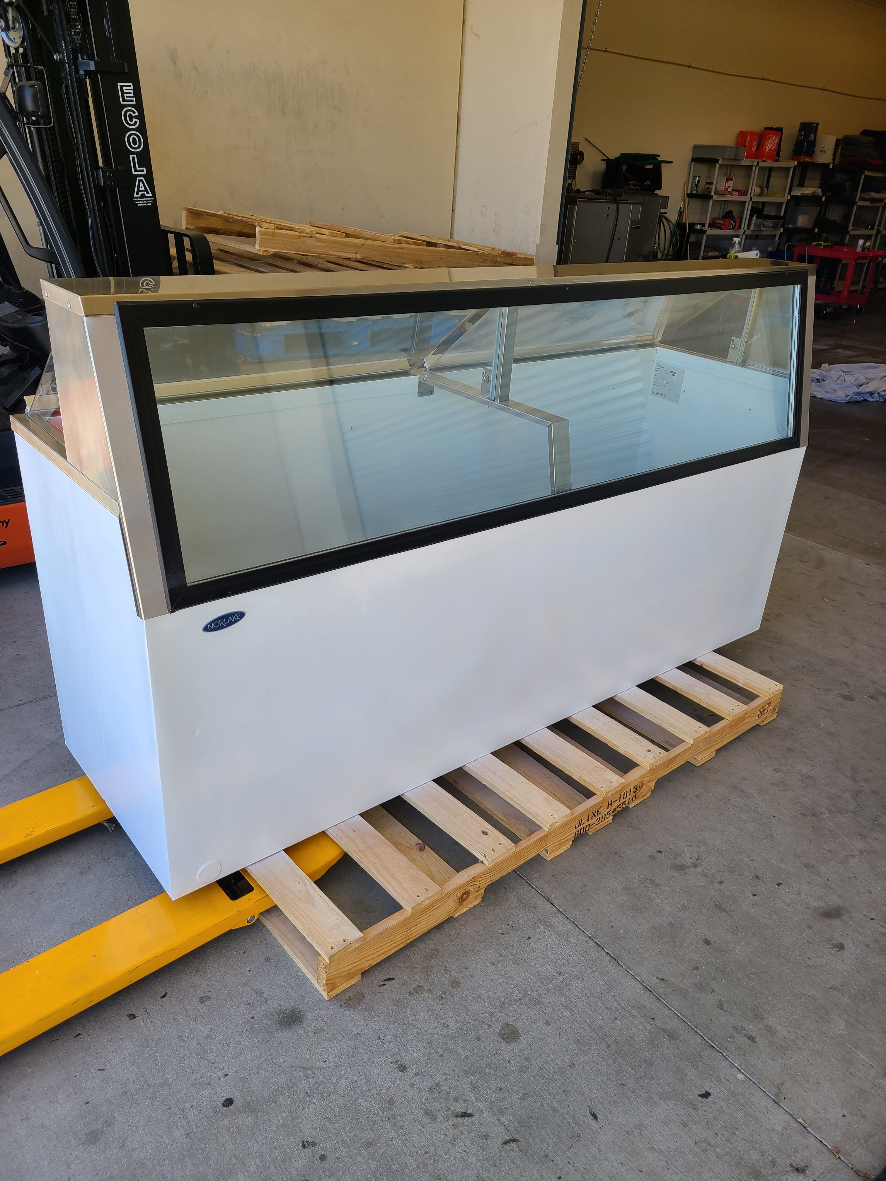 Refurbished 2015 Norlake 16 Flavor Dipping Cabinet