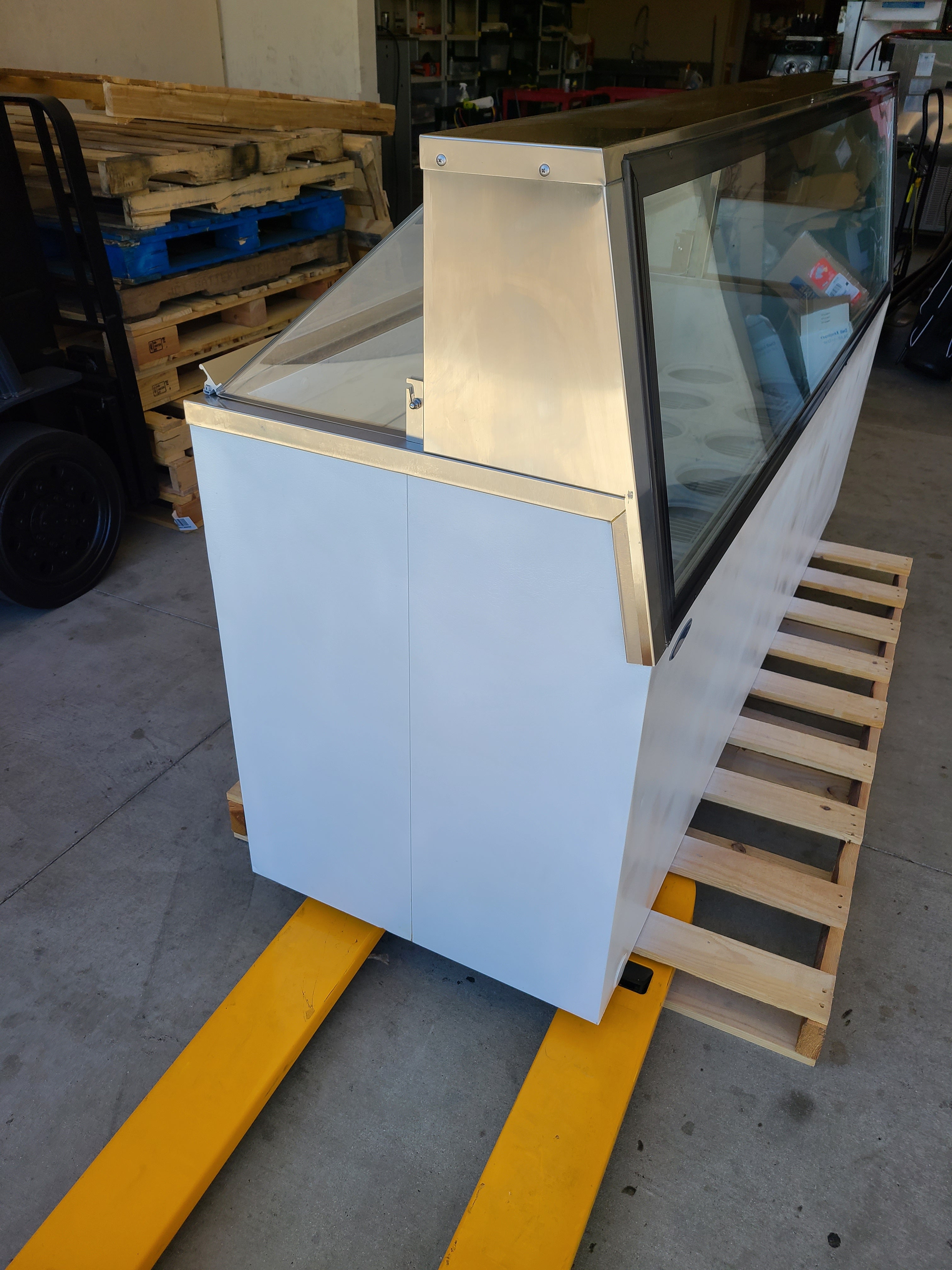 Refurbished 2015 Norlake 16 Flavor Dipping Cabinet