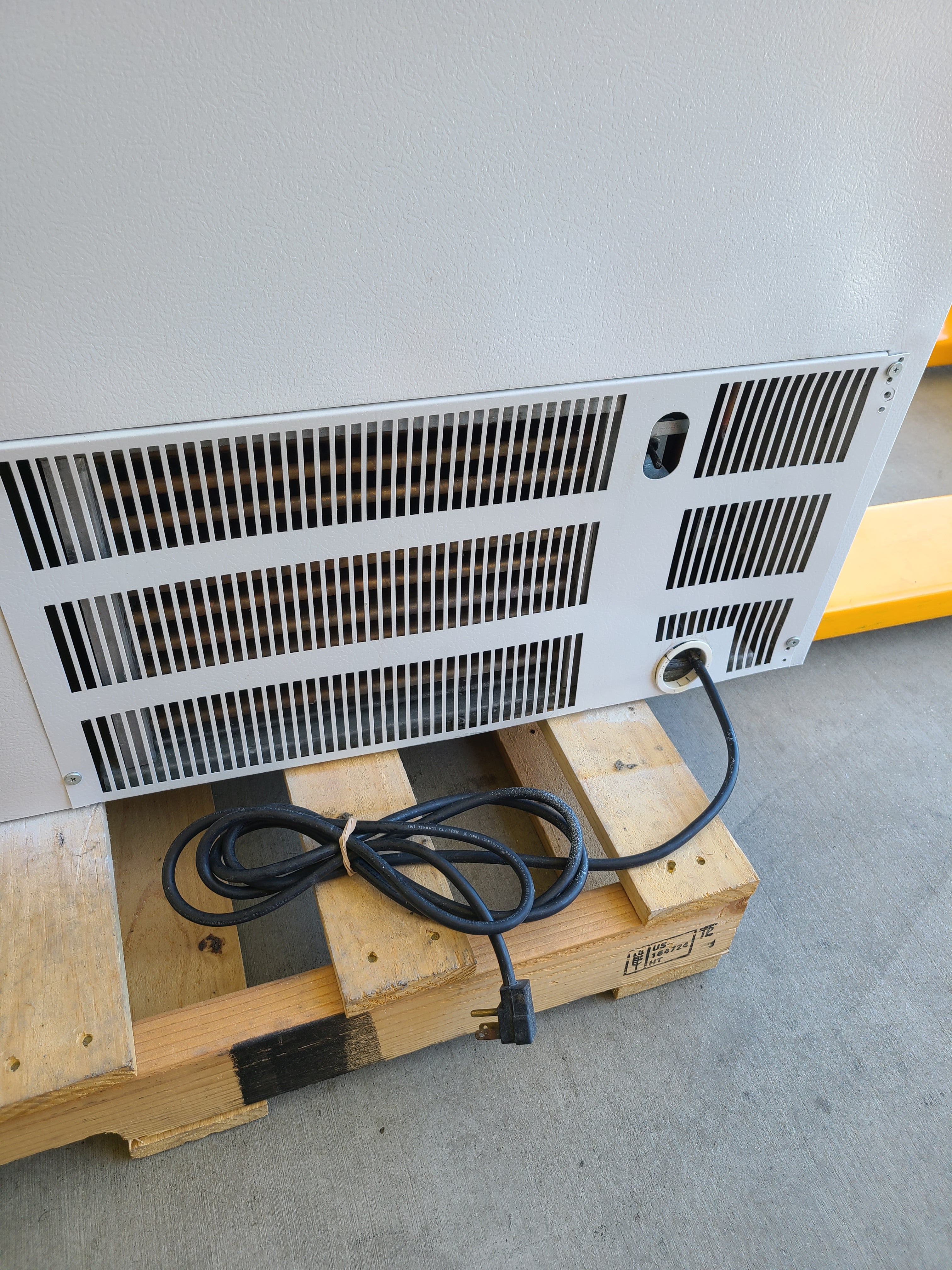 Refurbished 2015 Norlake 16 Flavor Dipping Cabinet