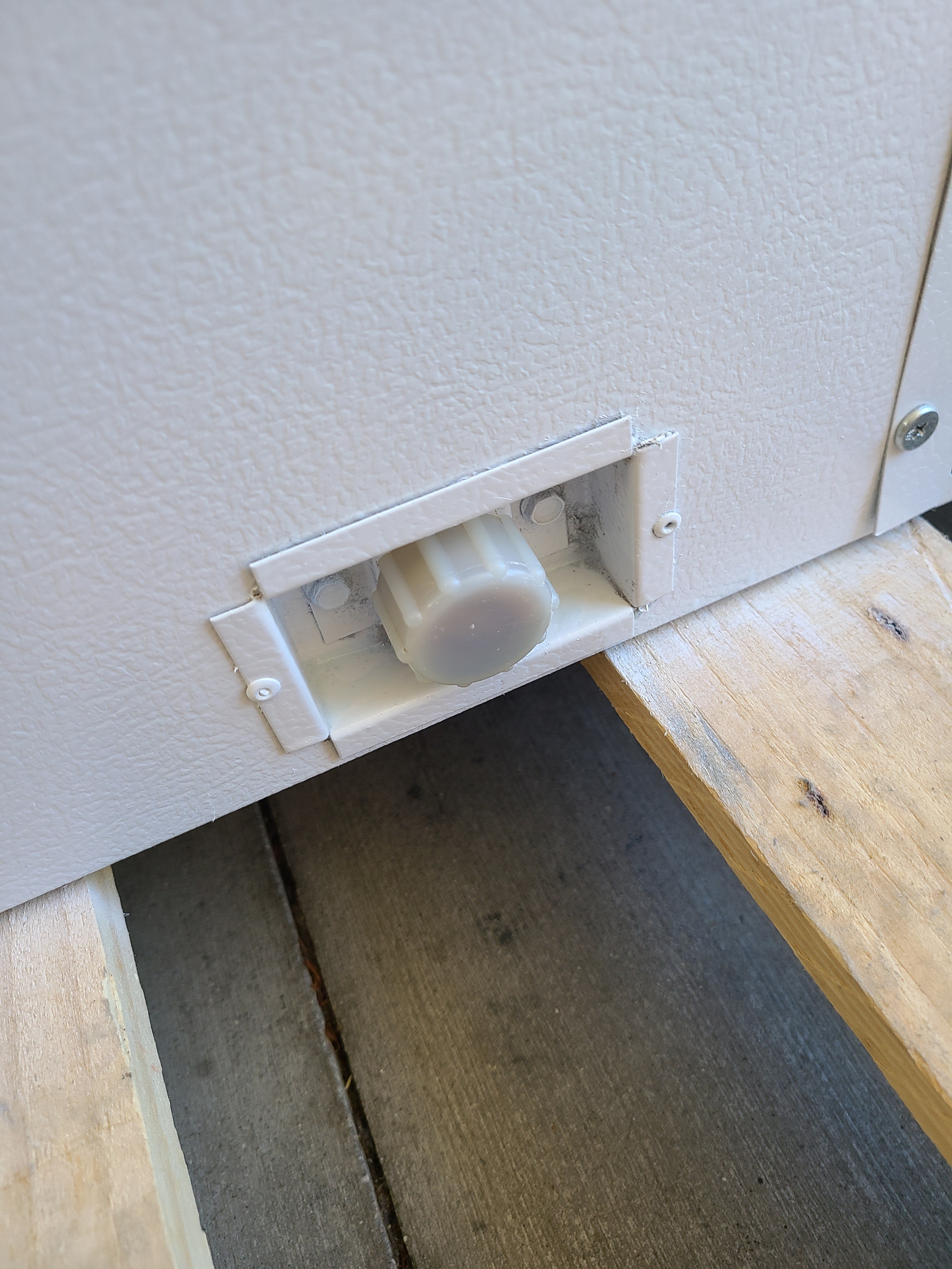 Refurbished 2015 Norlake 16 Flavor Dipping Cabinet