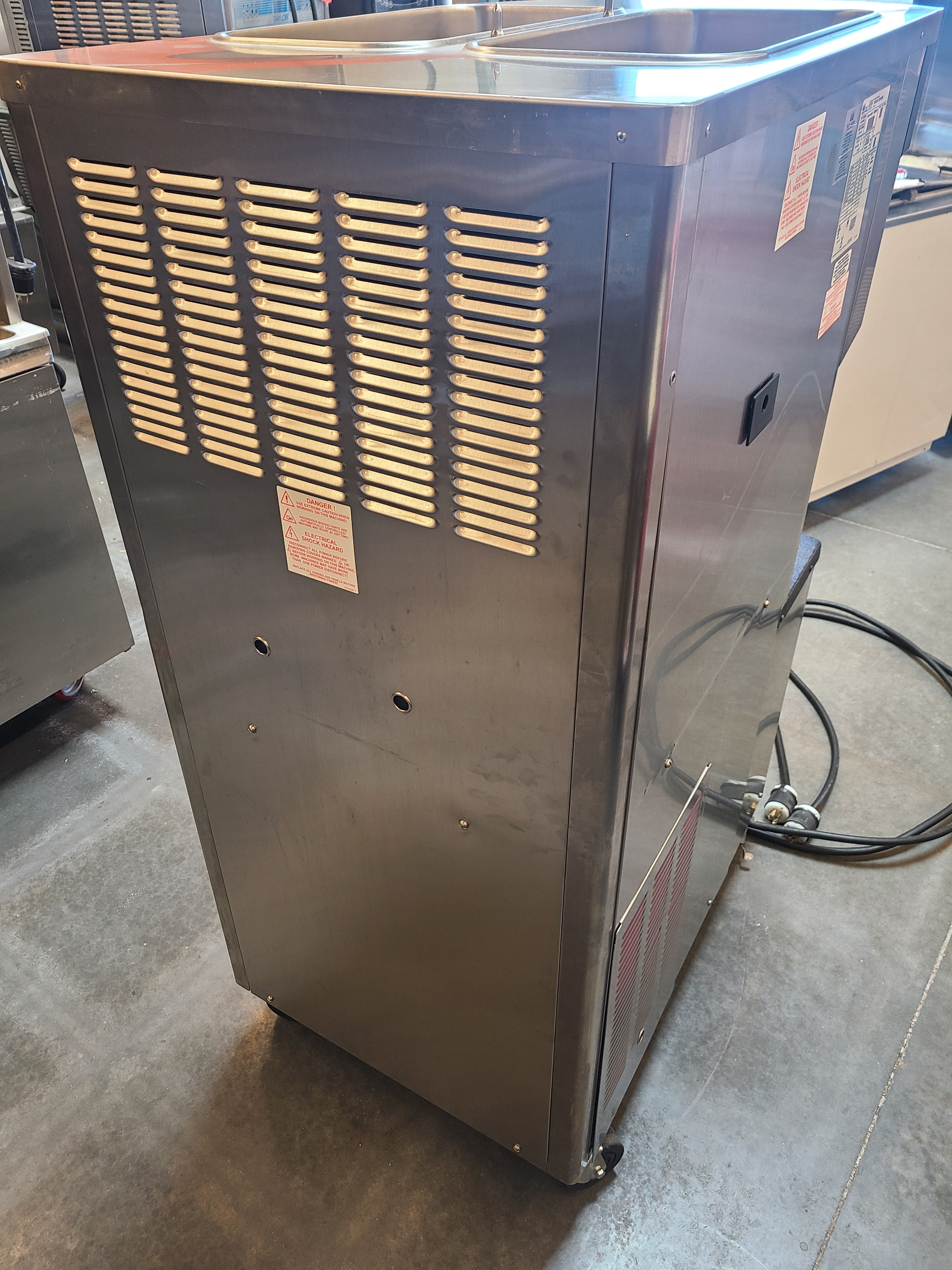 2013 Taylor C713-33 3PH Air Cooled