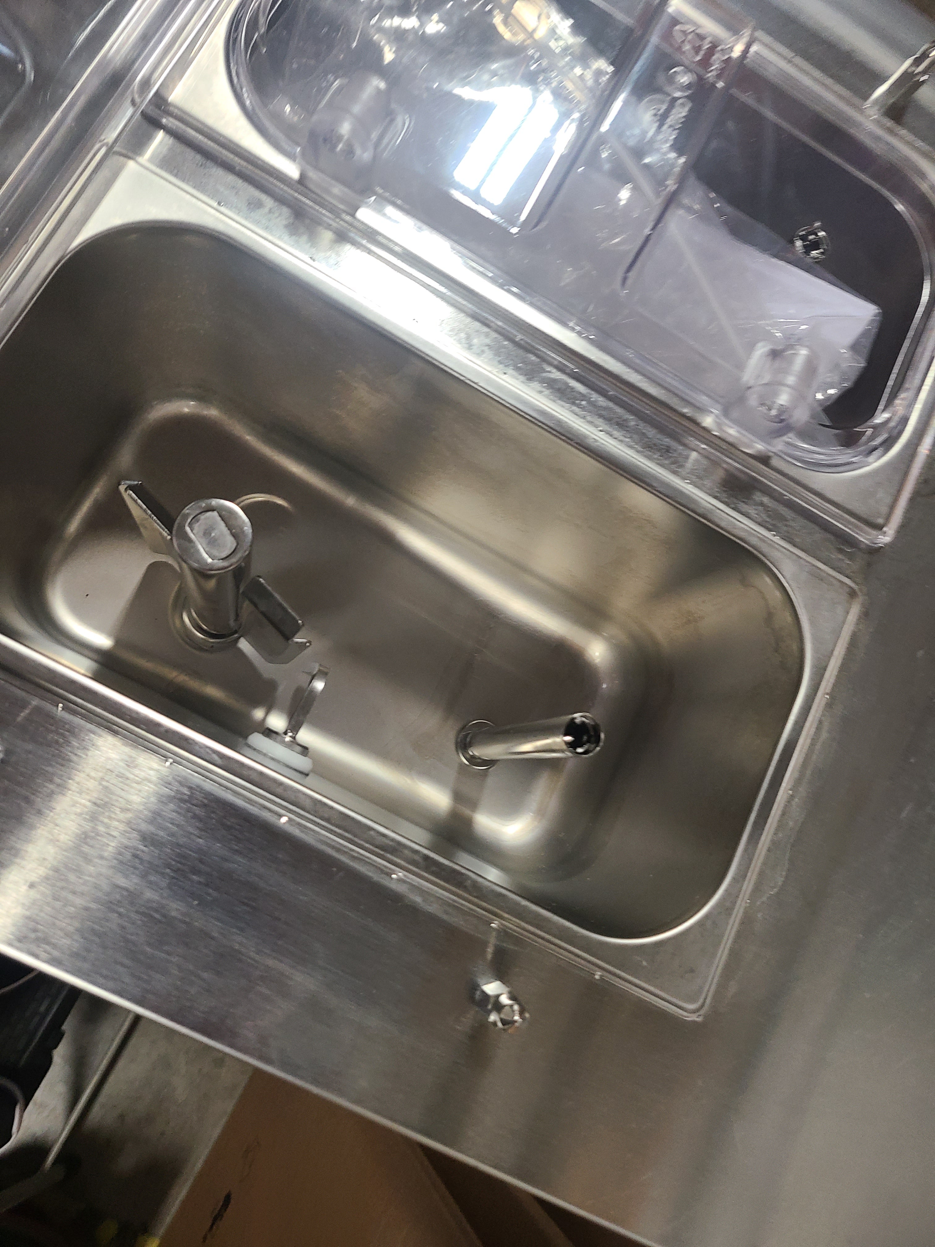 Icetro ISI-163TT Dual Flavor Twist Countertop Machine