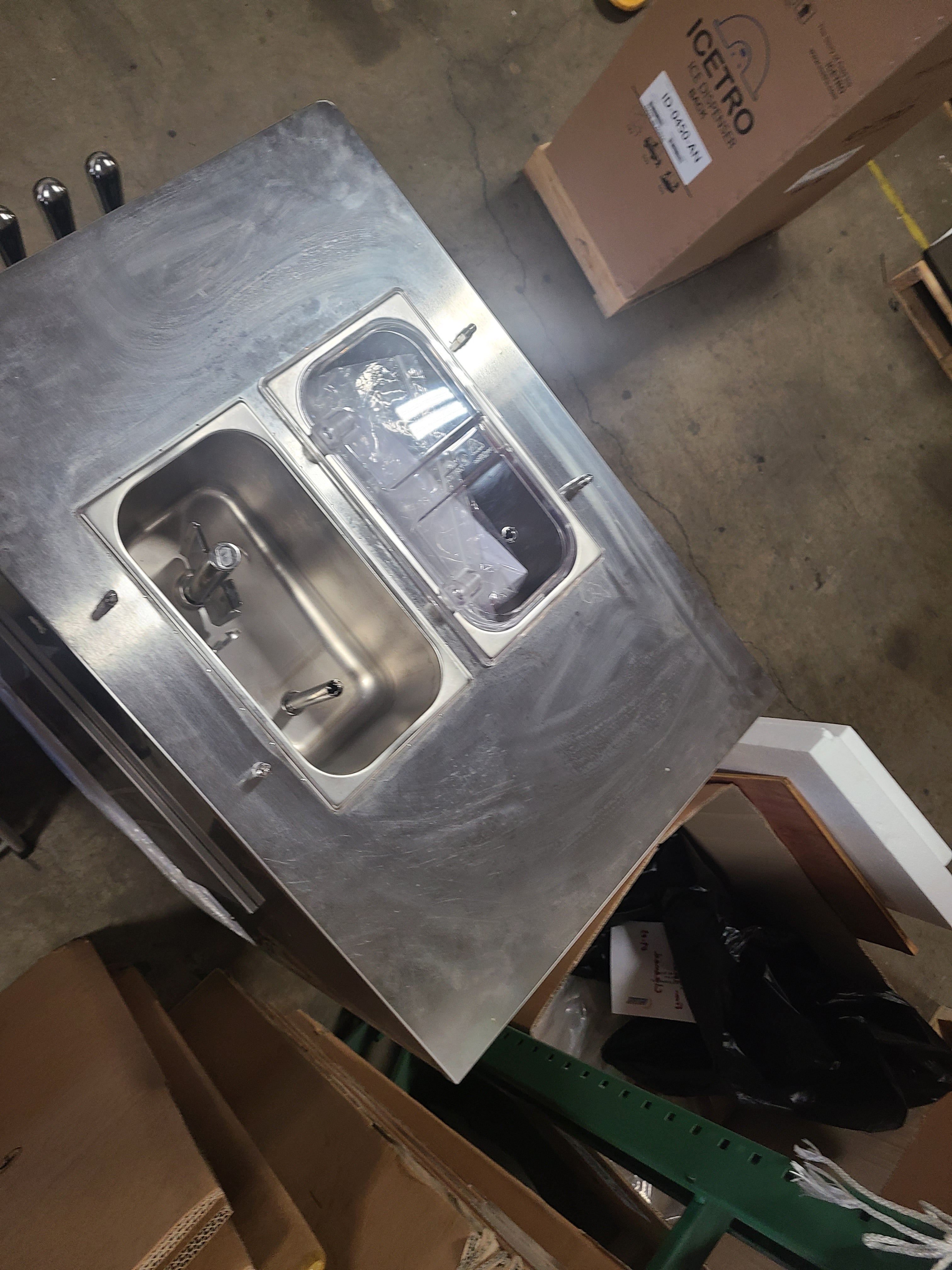 Icetro ISI-163ST Dual Flavor Twist Floor Model