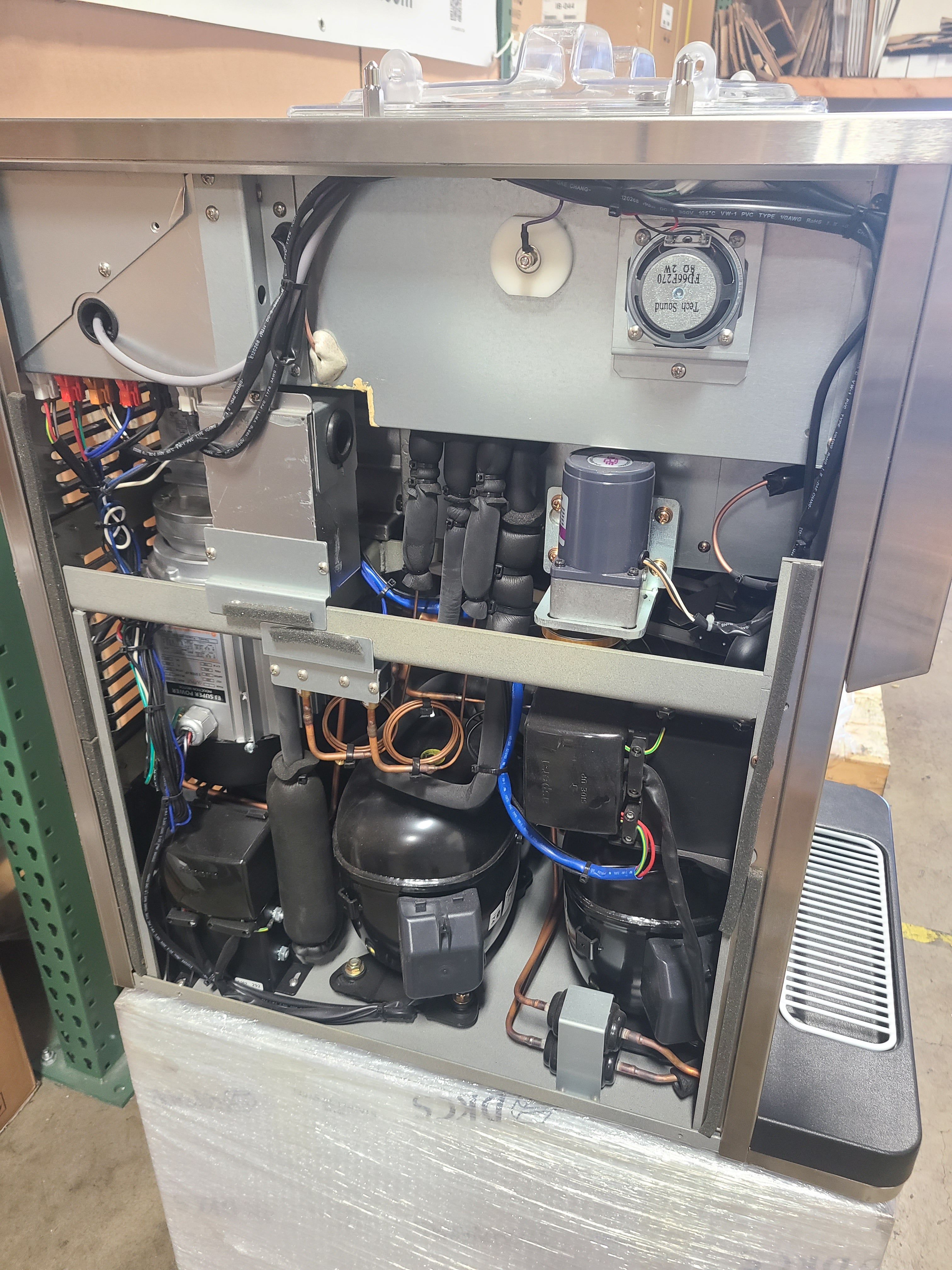 Icetro ISI-163ST Dual Flavor Twist Floor Model