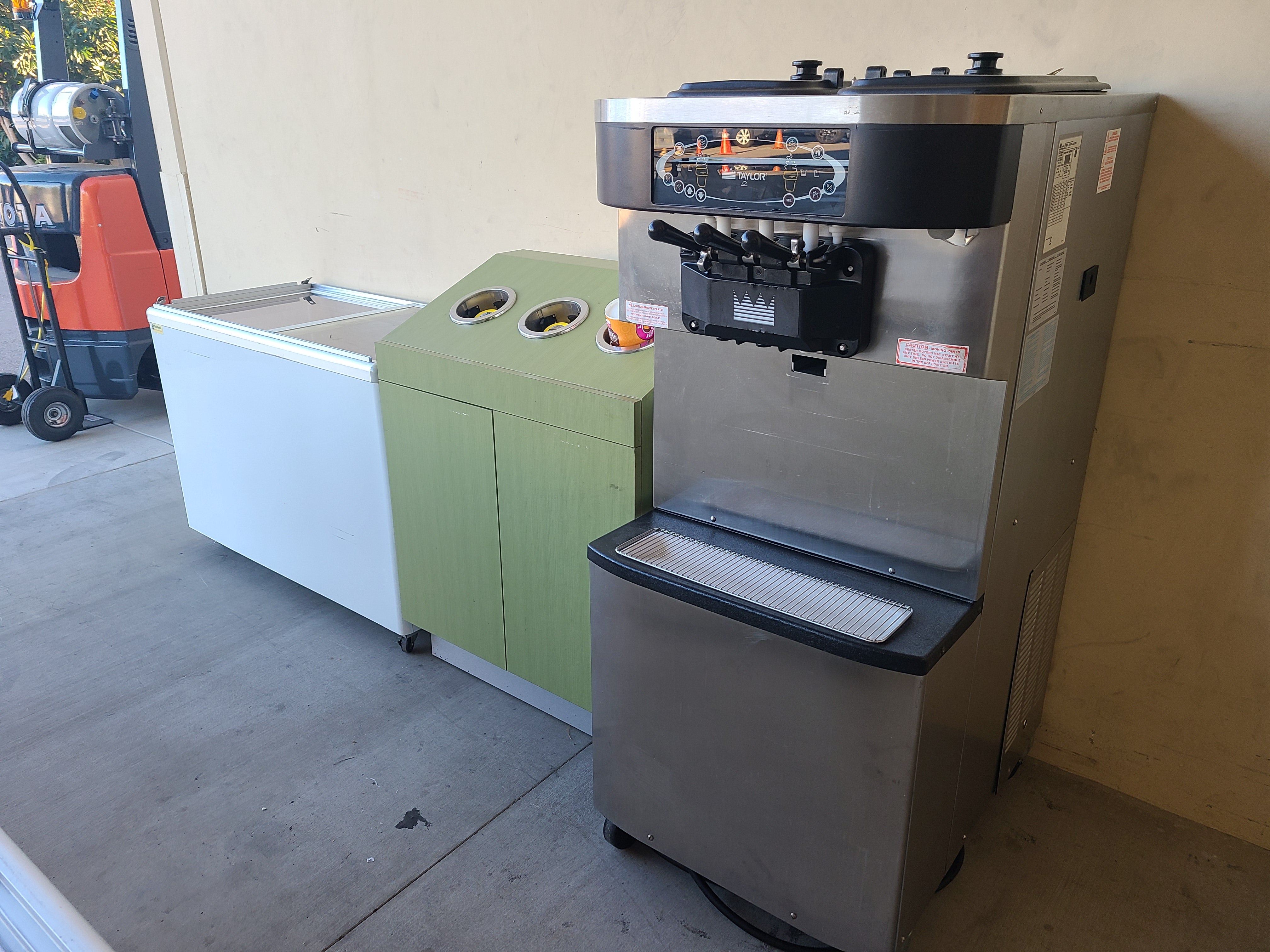 $10k Used Ice Cream Store Package