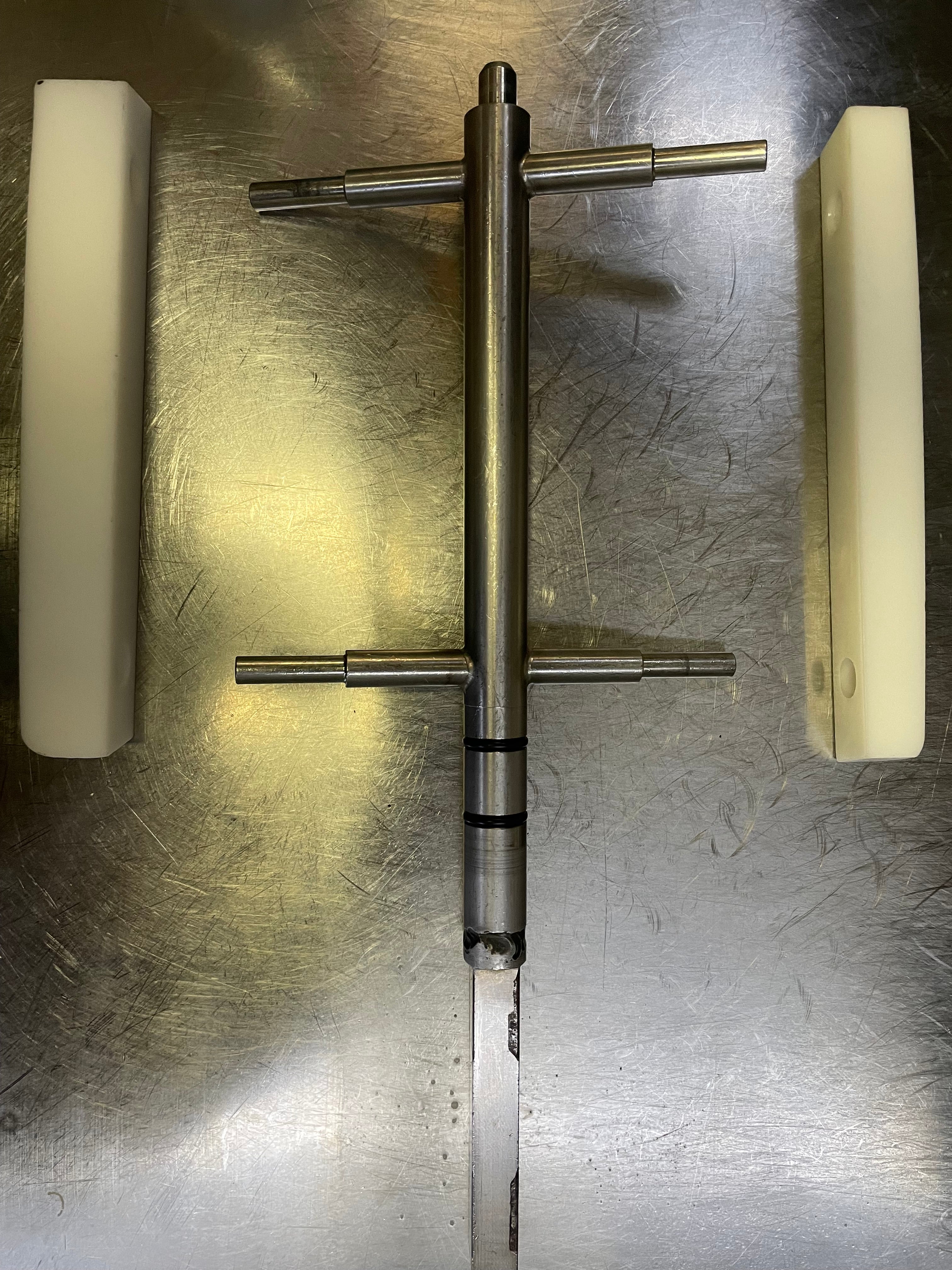 2013 CB350 Emery Thompson 6 quart batch freezer