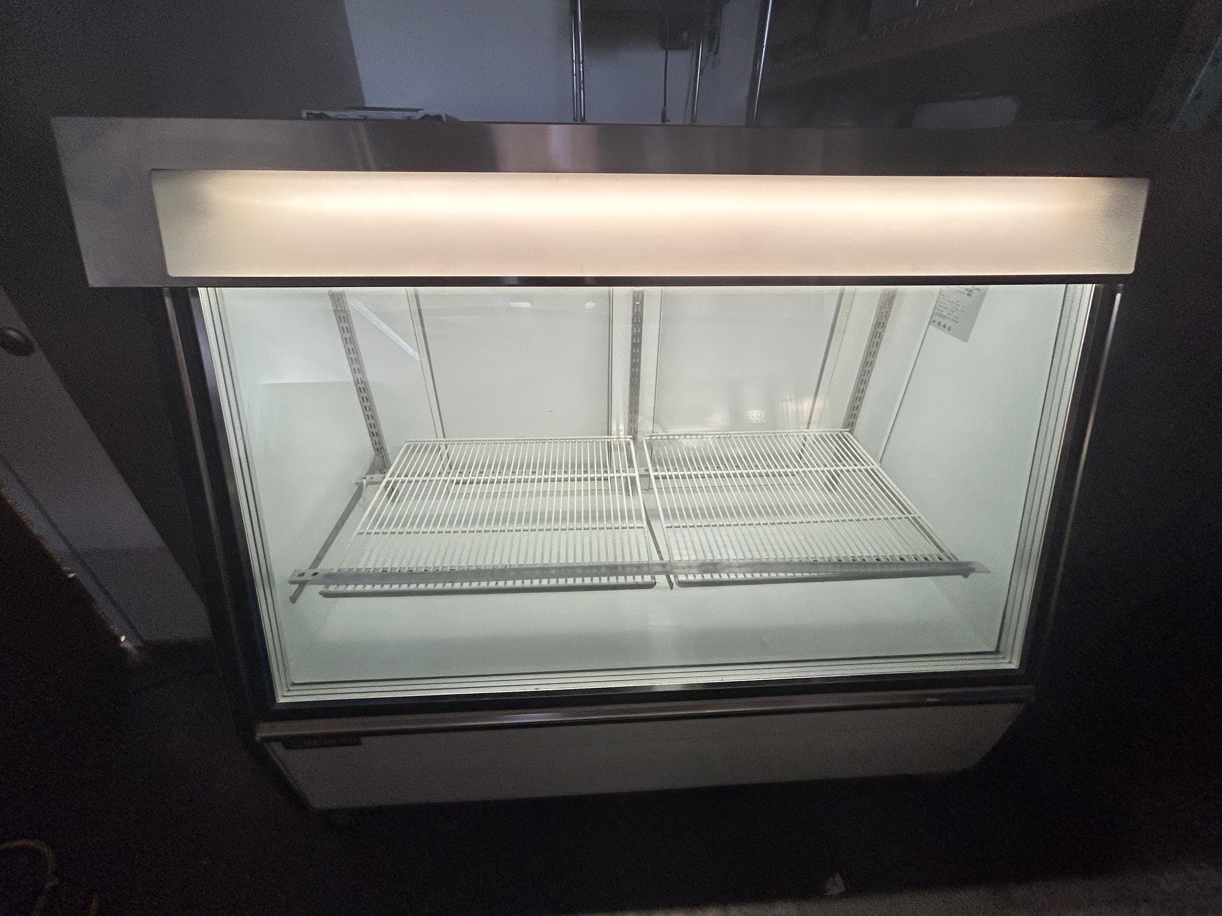 Used Master-Bilt FIP-50 Ice Cream Cake Display Freezer