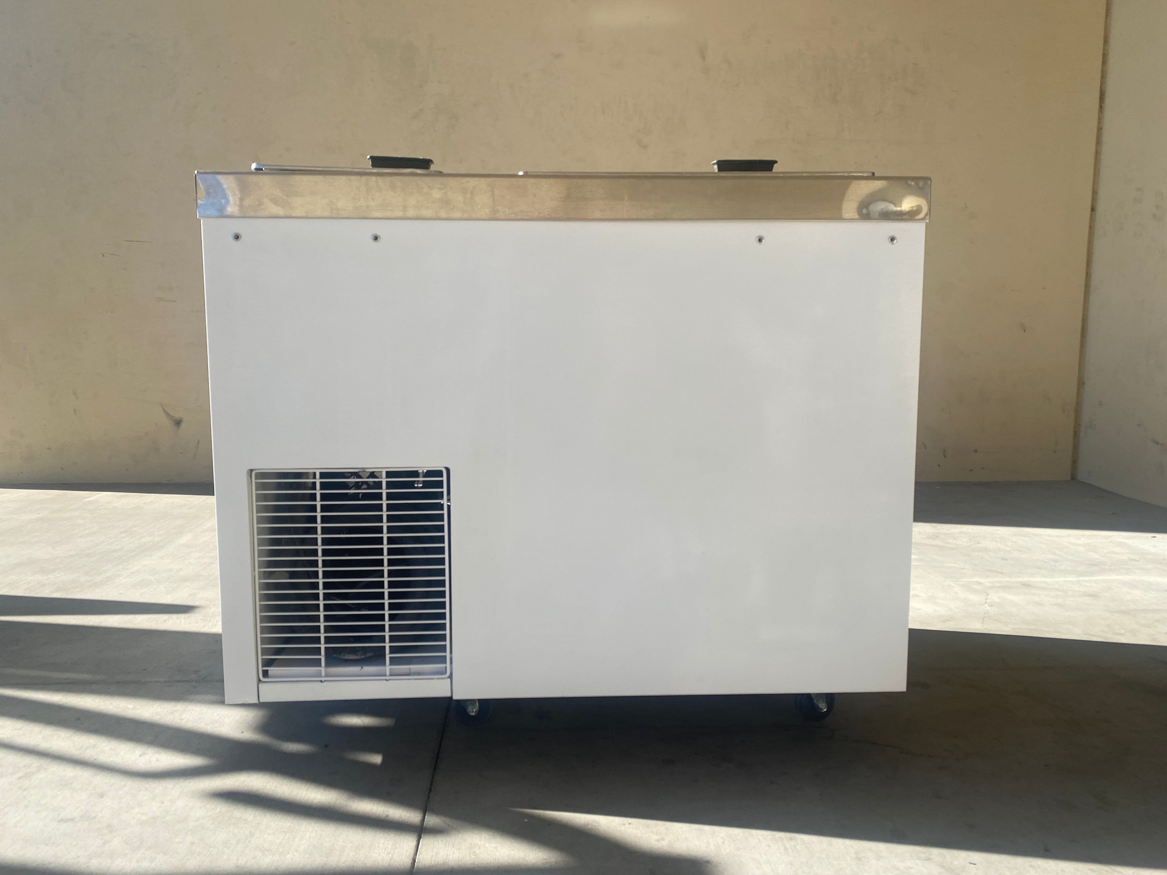 DC-6D Master-Bilt Ice Cream Dipping Cabinet