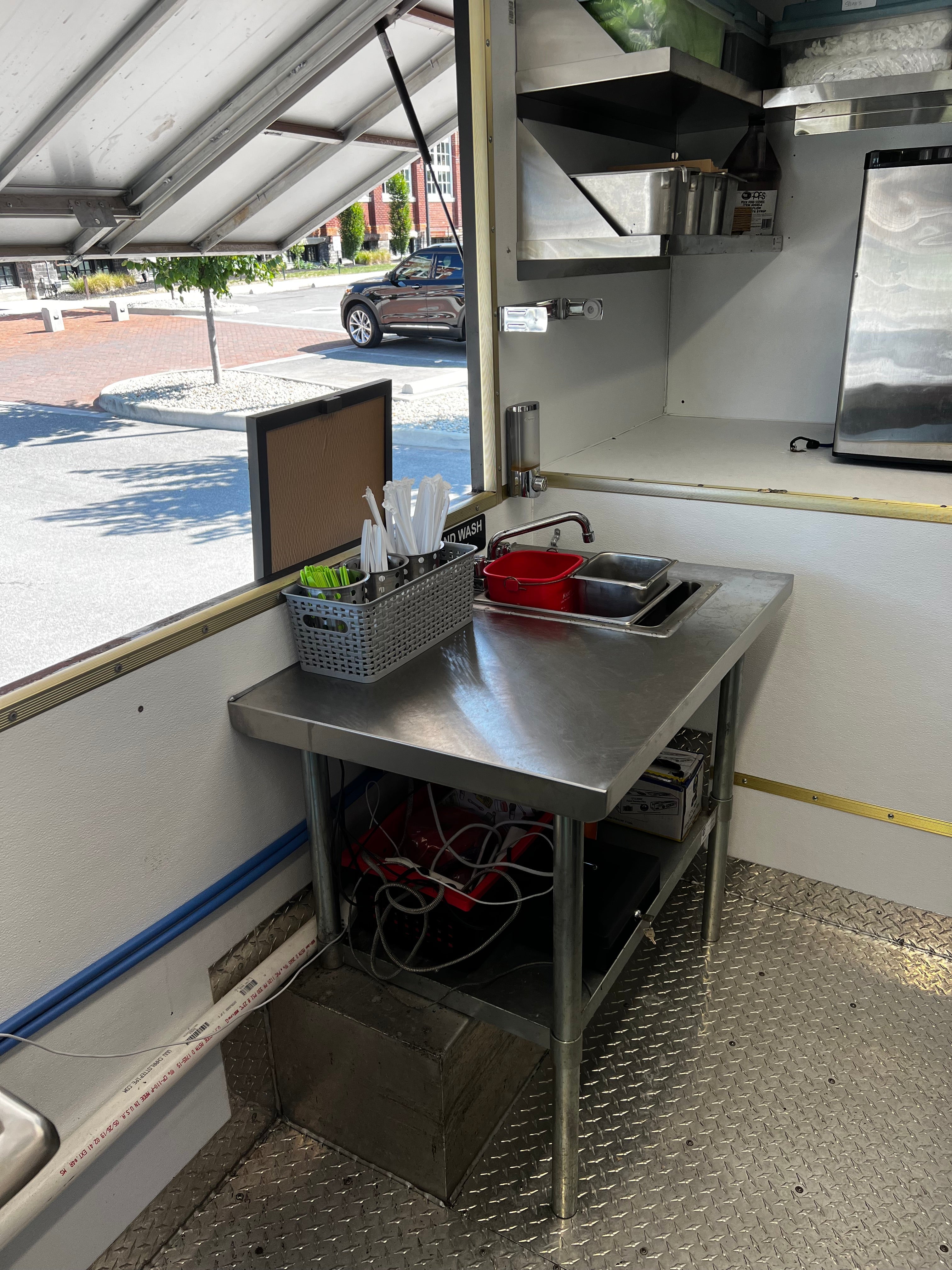 Ice Cream Truck w 2019 Electrofreeze Pump Machine w/ Warranty