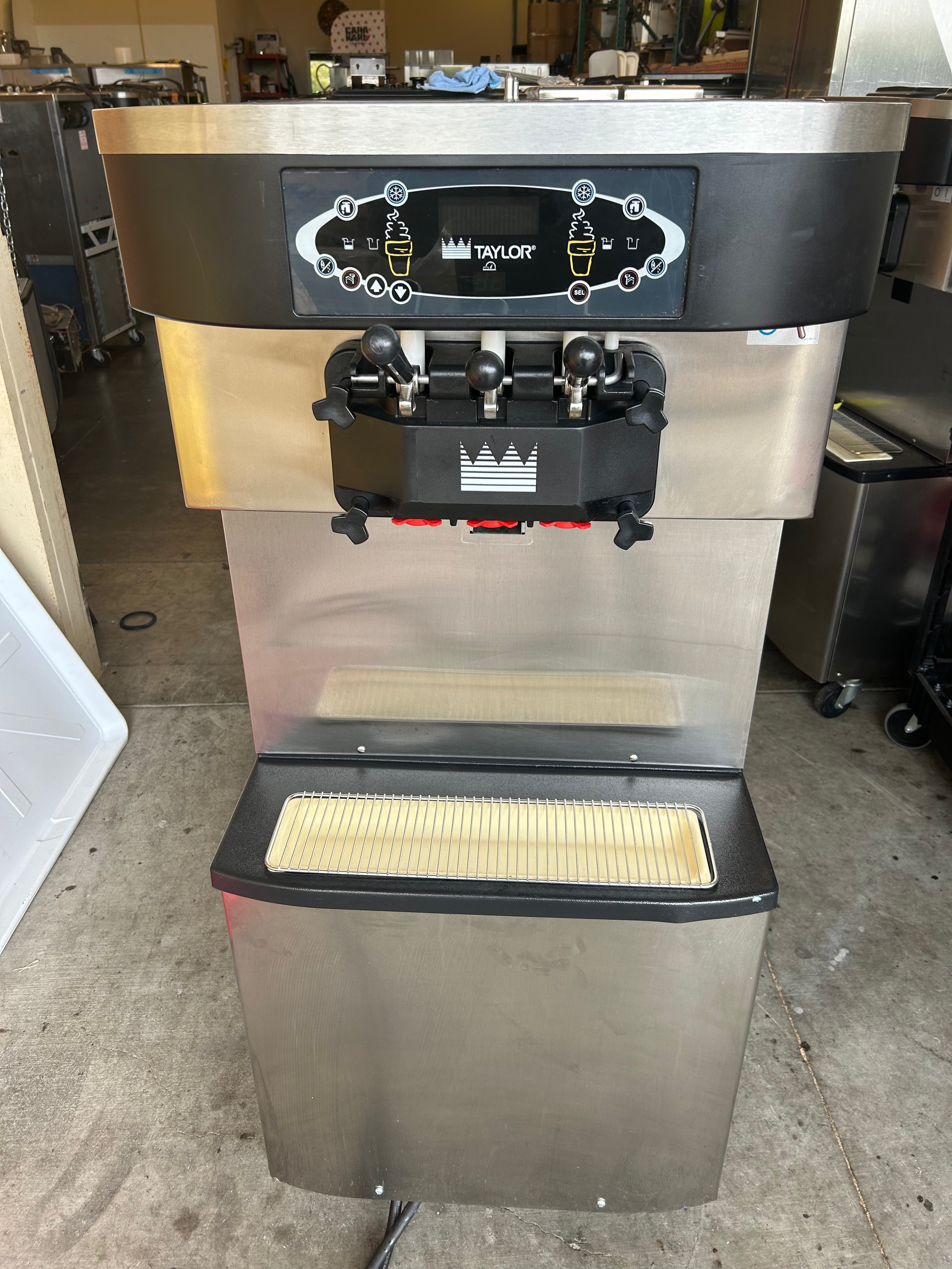 2009 Taylor c713 1ph Water w/ Warranty