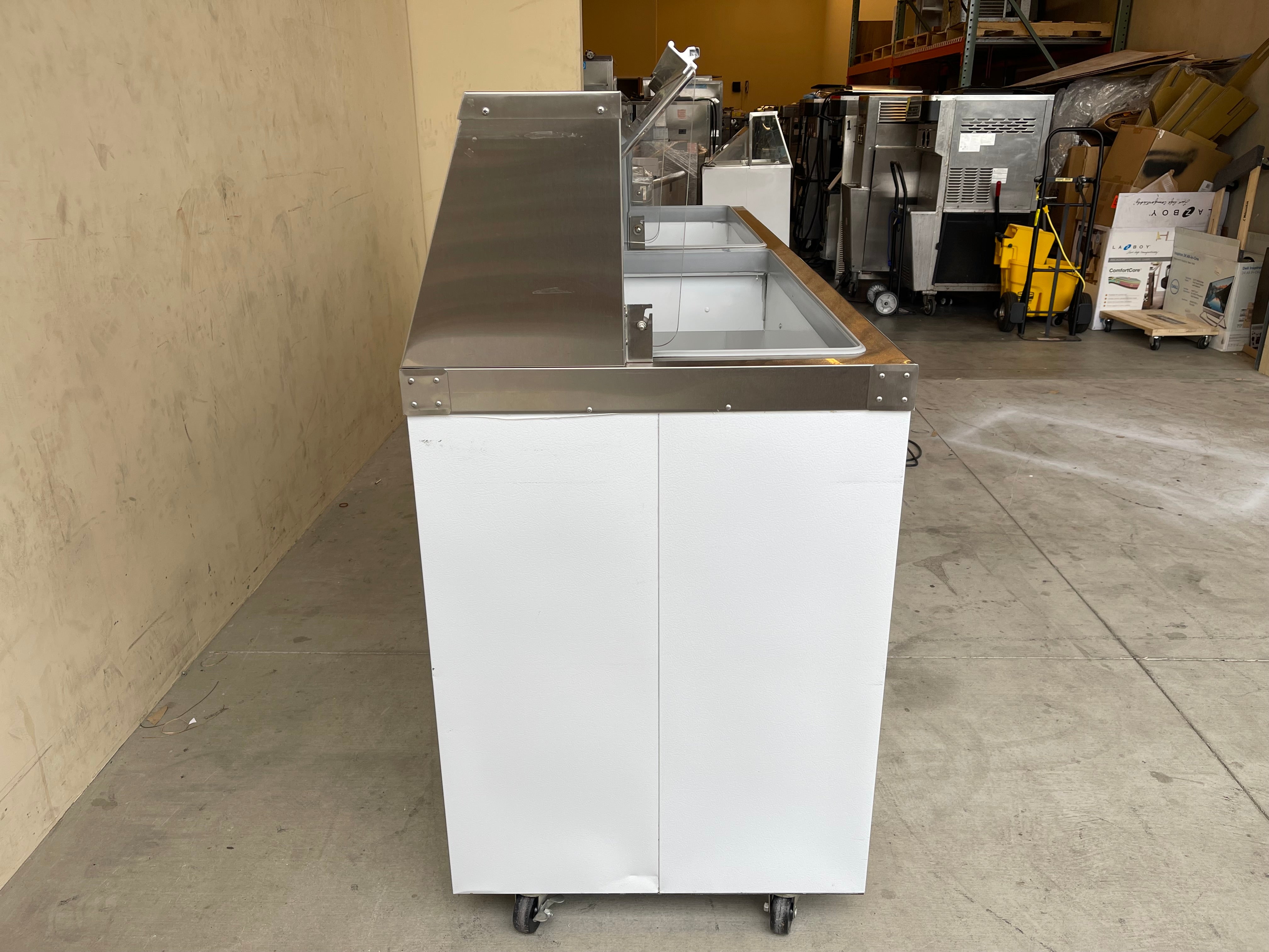 2015 Masterbilt 16 Flavor Dip Case Model DD-88