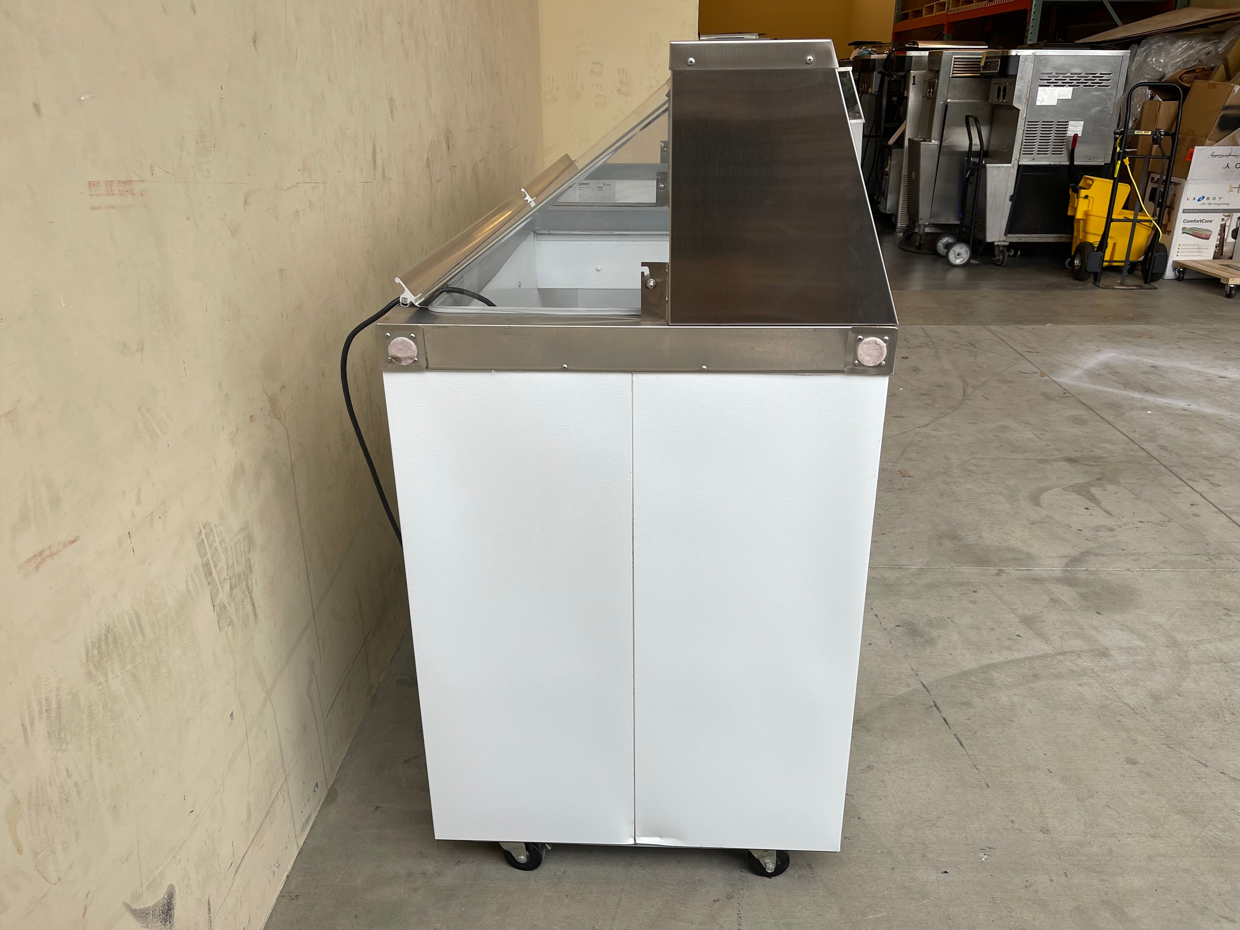 2015 Masterbilt 16 Flavor Dip Case Model DD-88