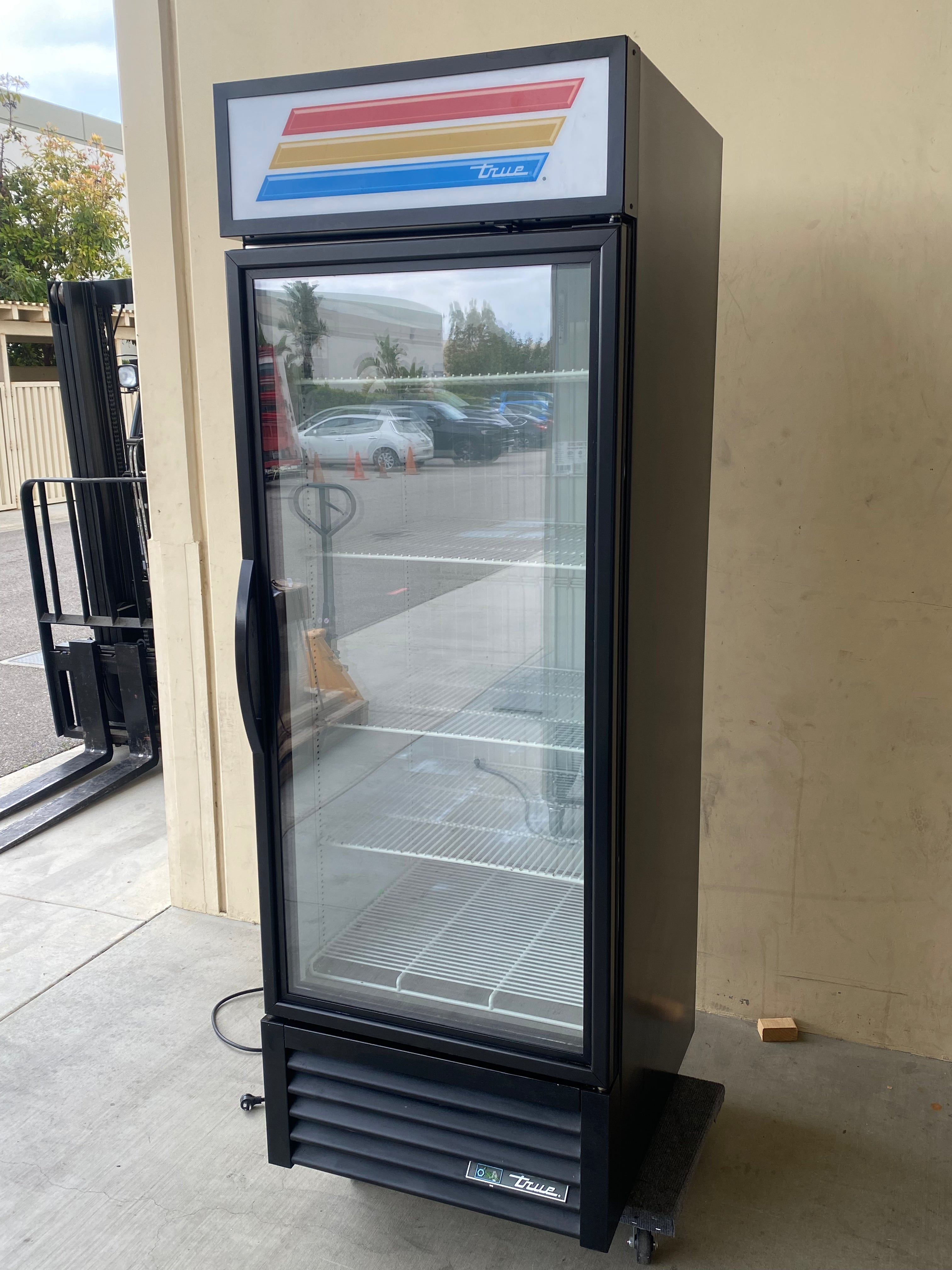 2018 TRUE Upright Glass door Freezer GDM-23F