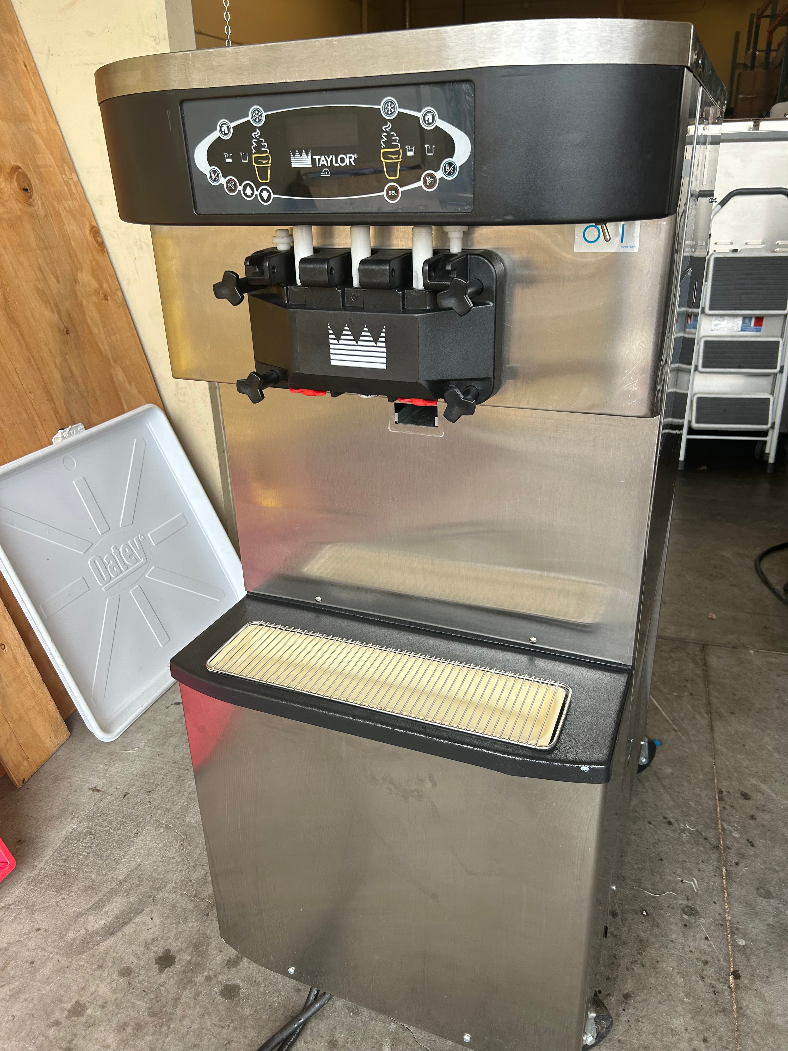 2009 Taylor c713 1ph Water w/ Warranty