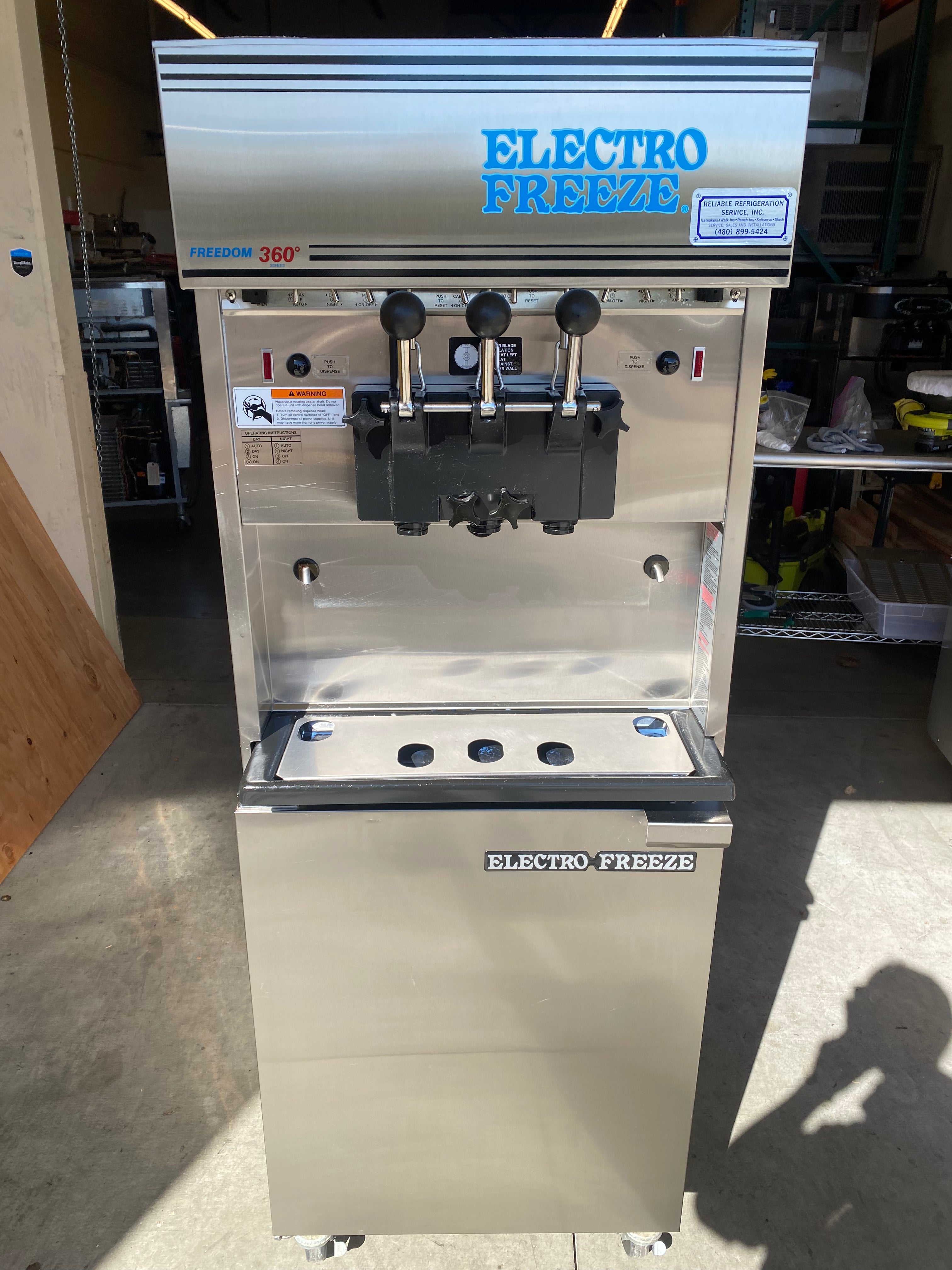 2011 99T-RMT Electrofreeze 1Ph Water Pressurized Botton Fed w/ Warranty