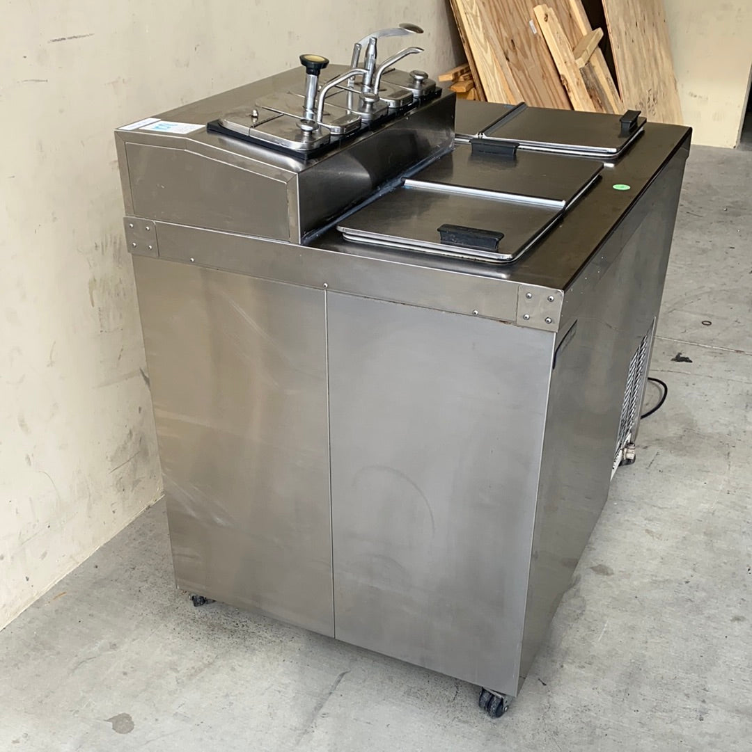 Master-bilt Flavorrail Ice Cream Cabinet w/ Topping Bar Freezer Station