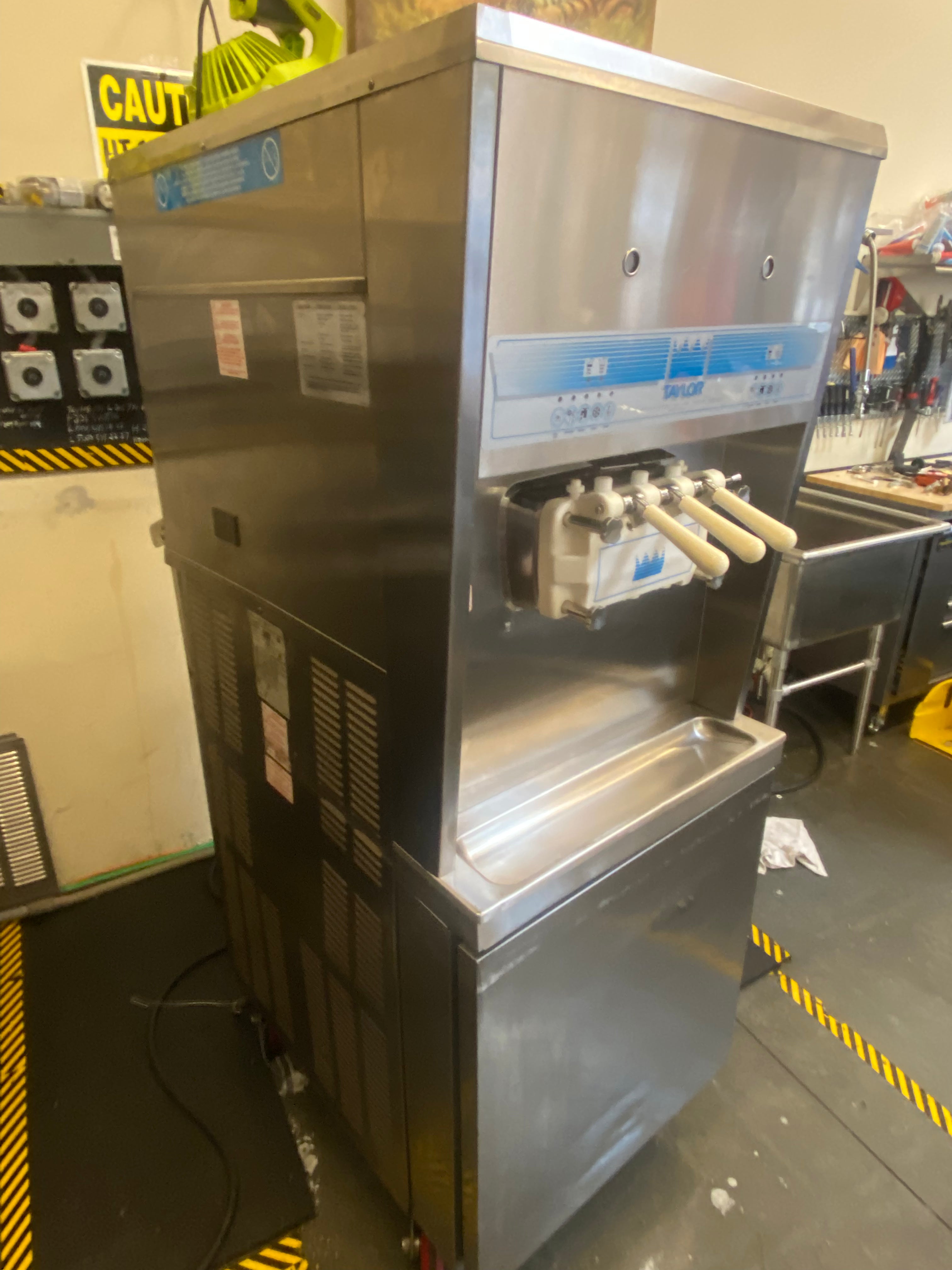 Taylor 8756 1PH air w/ Warranty