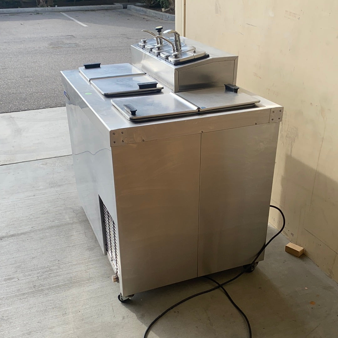 Master-bilt Flavorrail Ice Cream Cabinet w/ Topping Bar Freezer Station