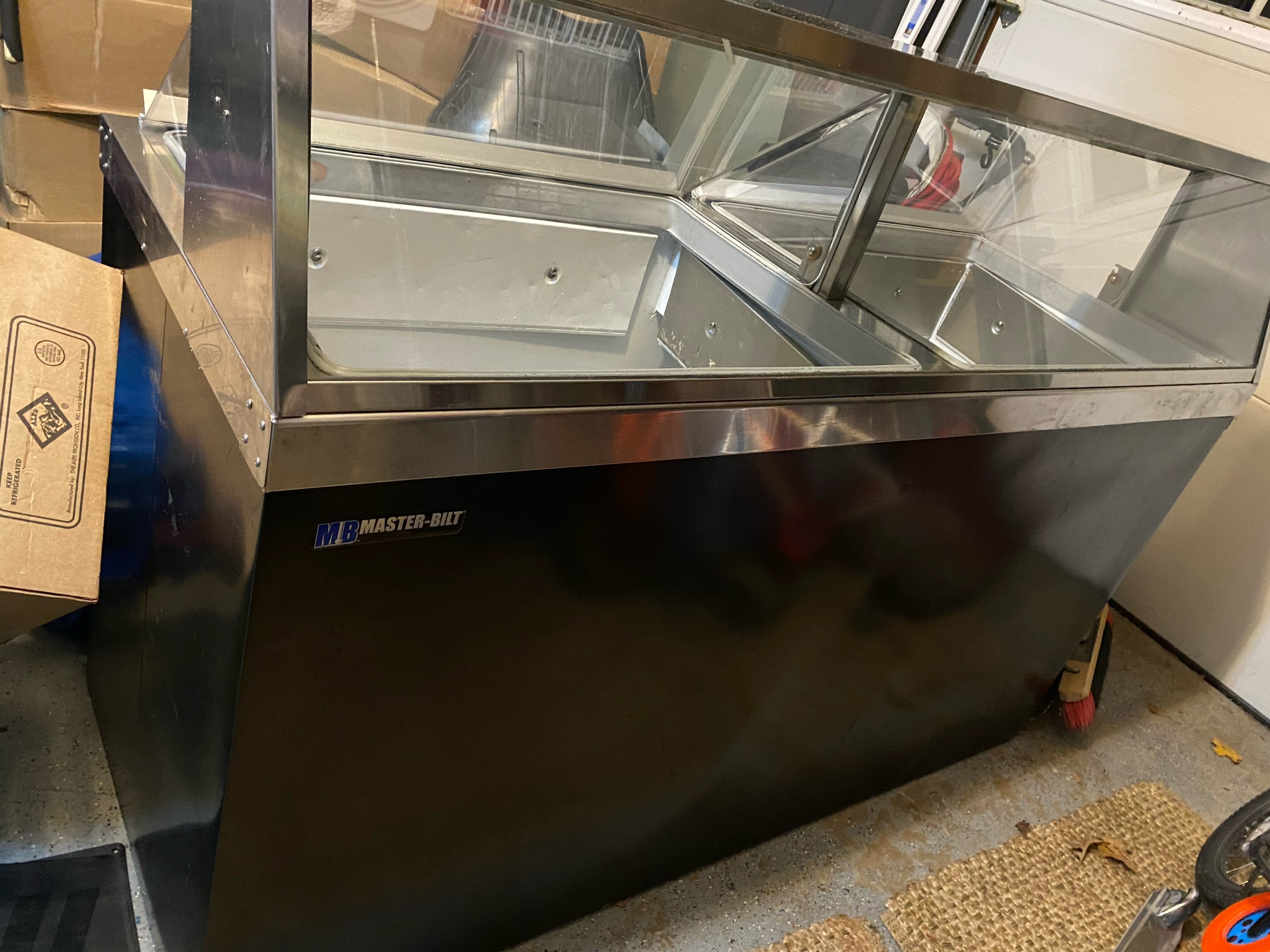 Masterbilt DD66 USED 12 tub with can holders