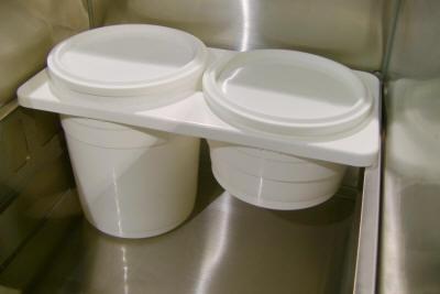 Ropak 1.5 gallon tubs