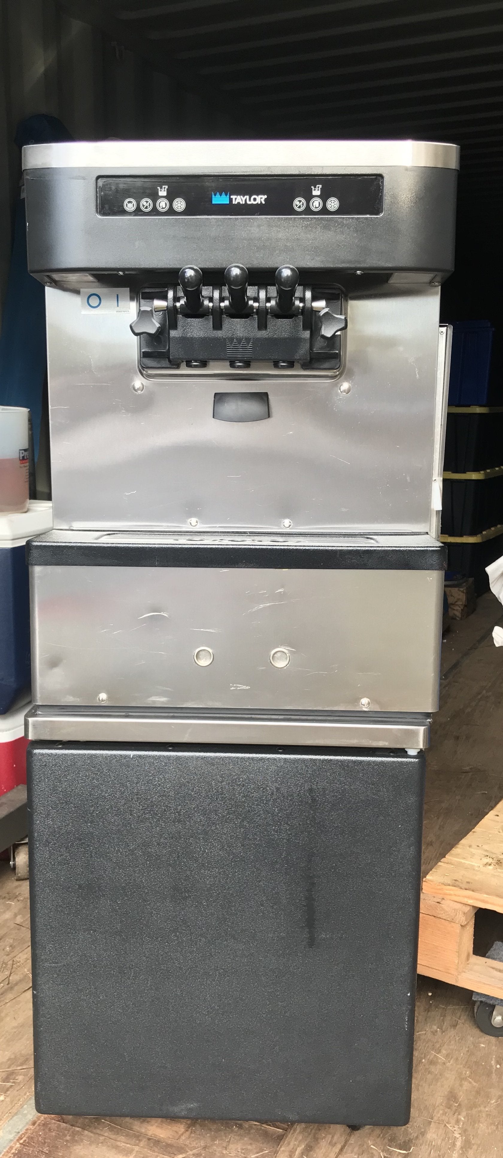 Scratch and Dent 2017 Taylor 161 Countertop Soft Serve Machine- Frozen Yogurt & Soft Serve Machines -TurnKeyParlor.com